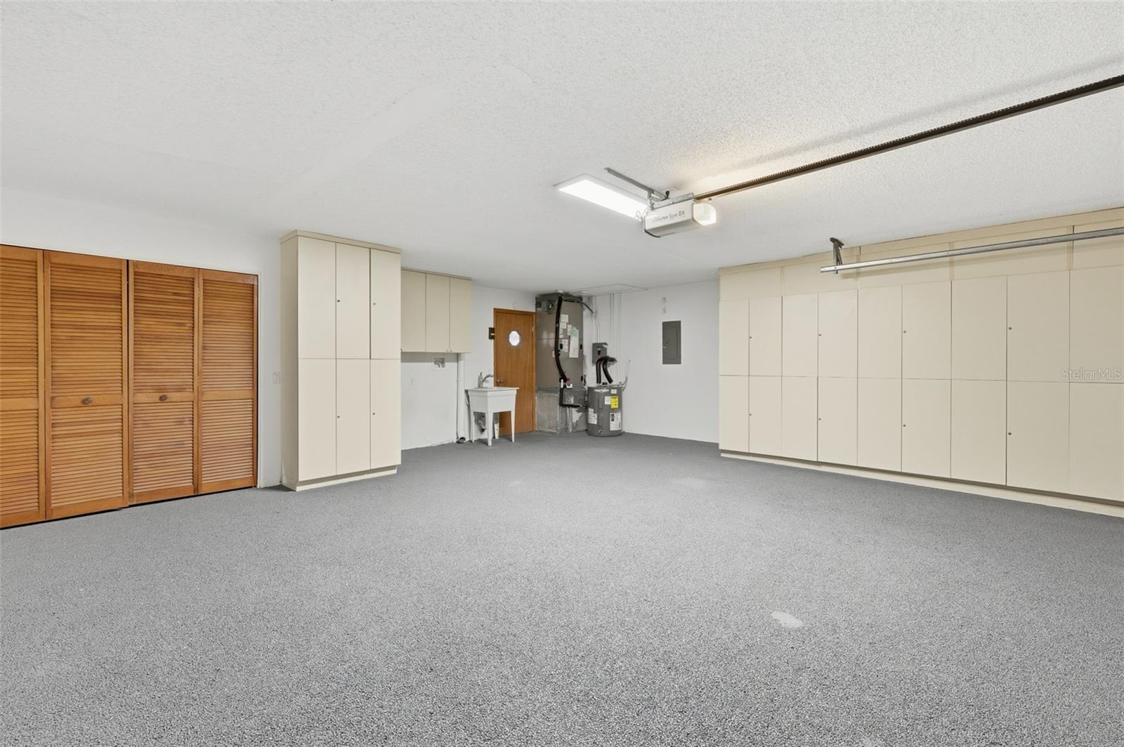 RIVER COUNTRY ESTATES - Residential