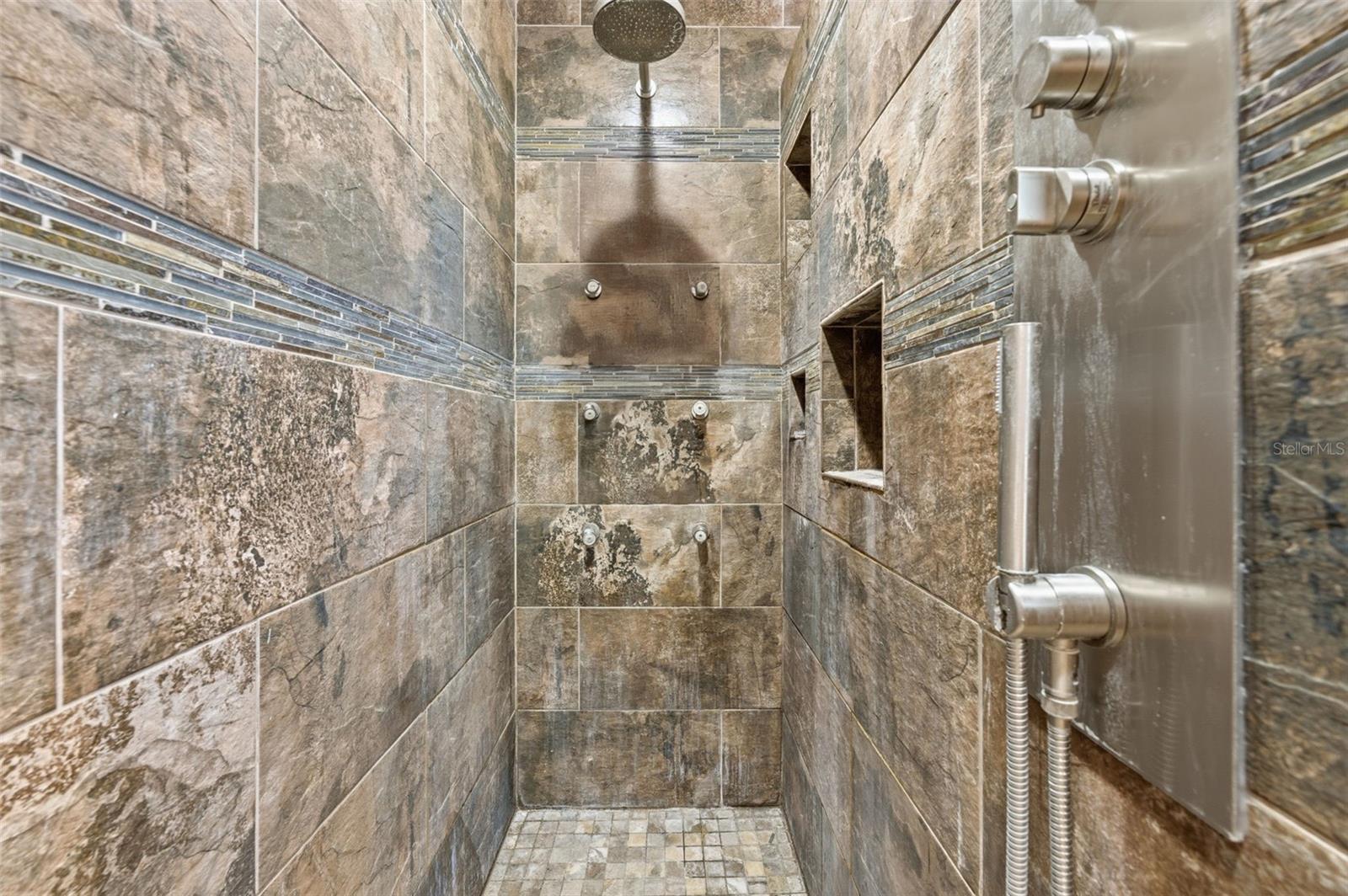 RIVER COUNTRY ESTATES - Residential