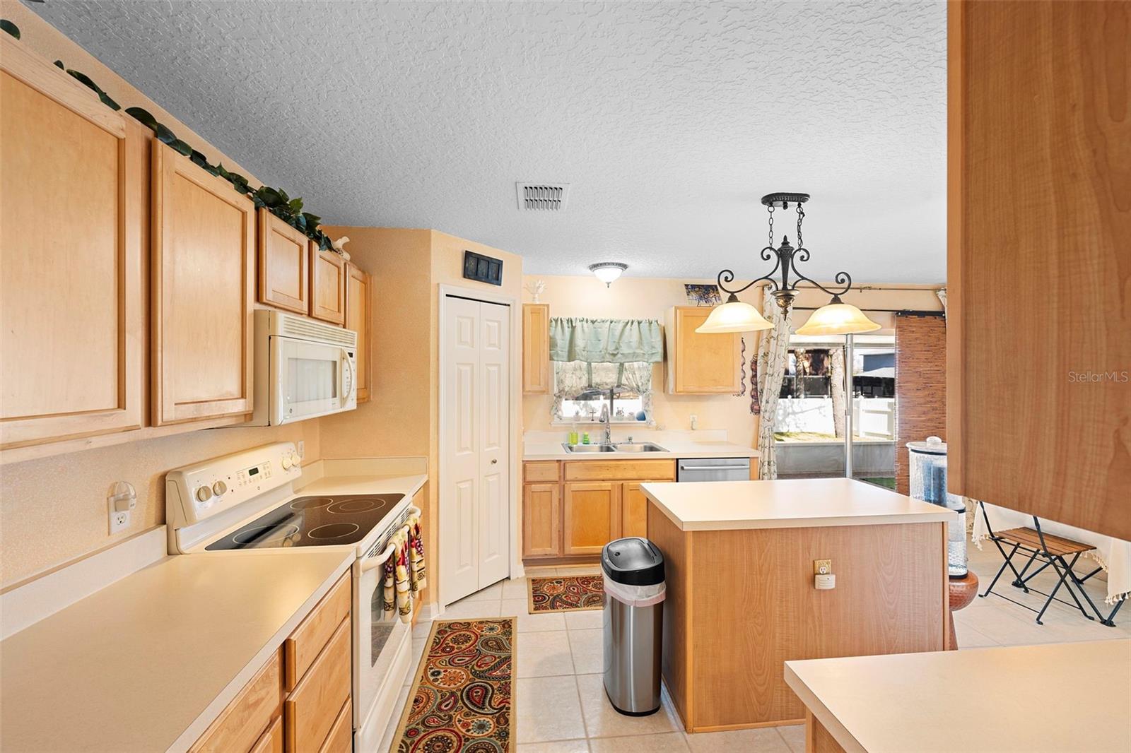 GROVELAND EAGLE PINES - Residential