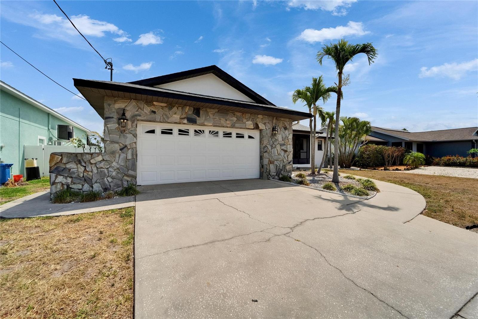 743 KINGSTON COURT