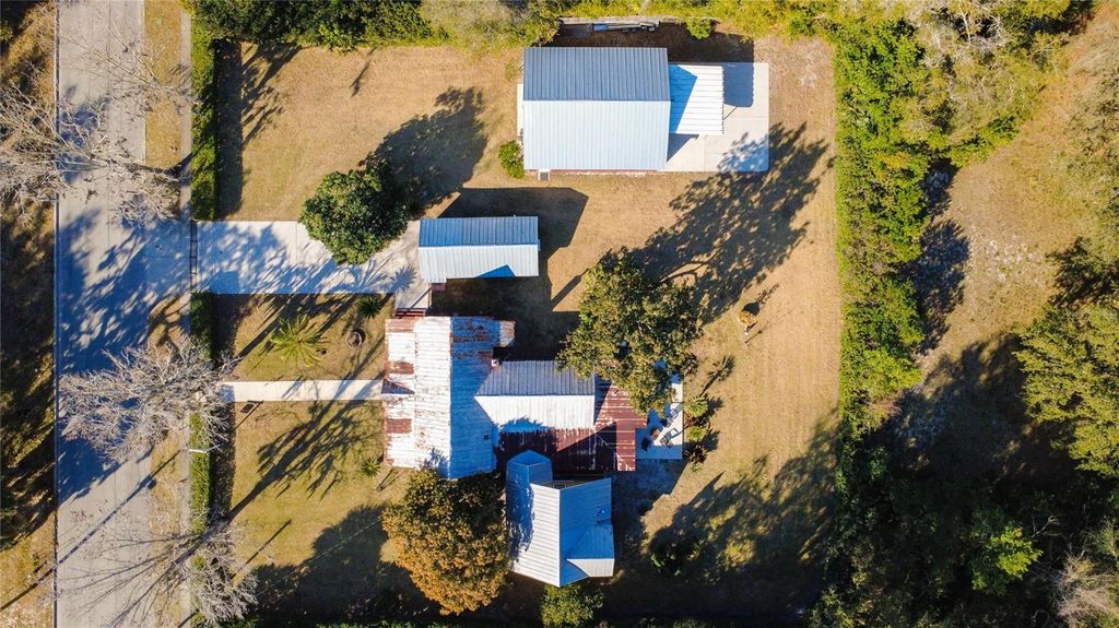 Photo of 1148 N Grandview Street, Mount Dora, FL 32757 (MLS # V4947172)