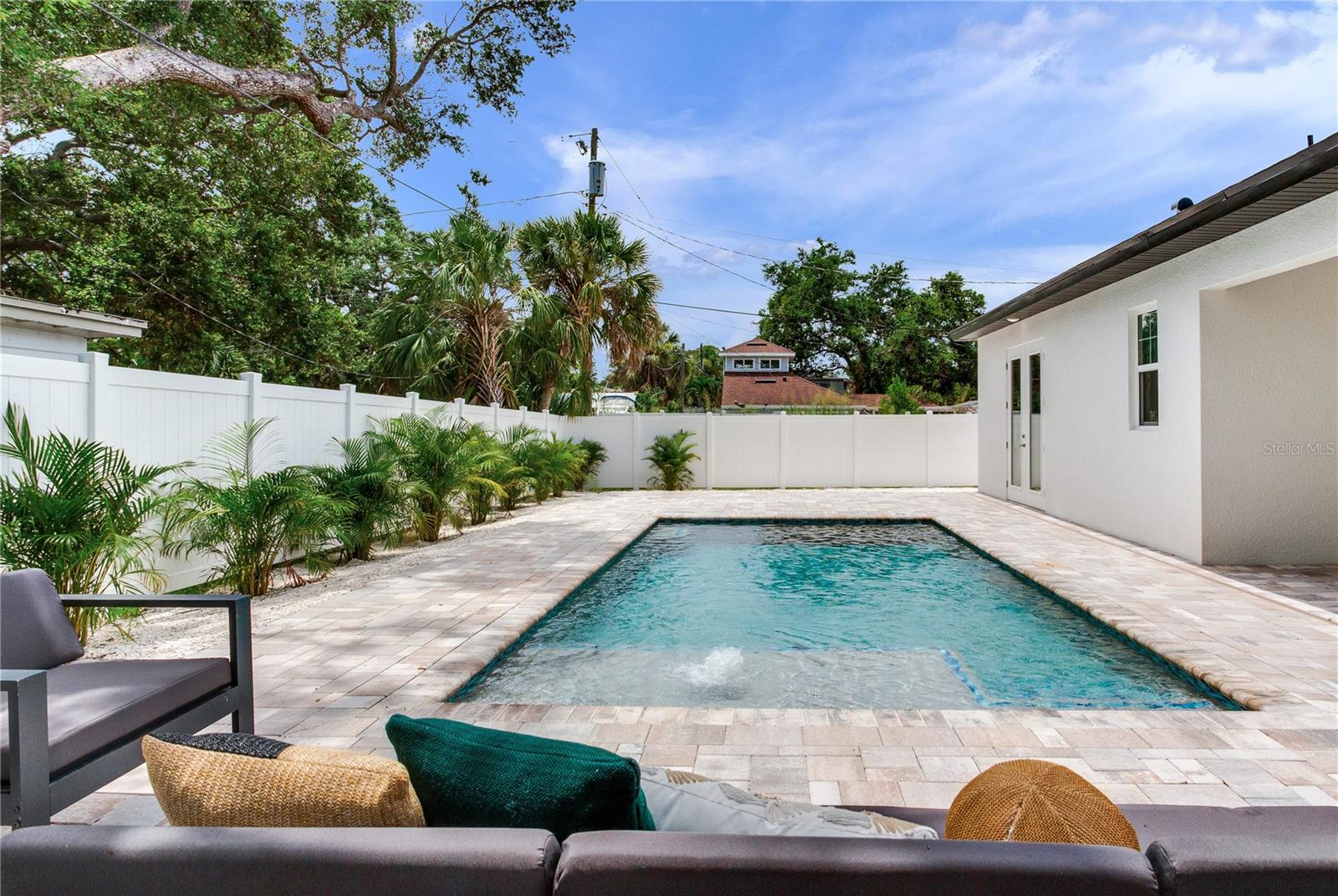 VETERAN CITY - Residential