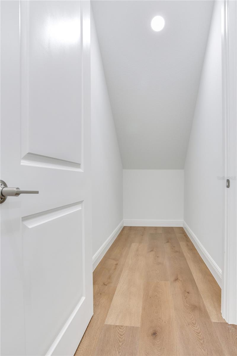 VETERAN CITY - Residential