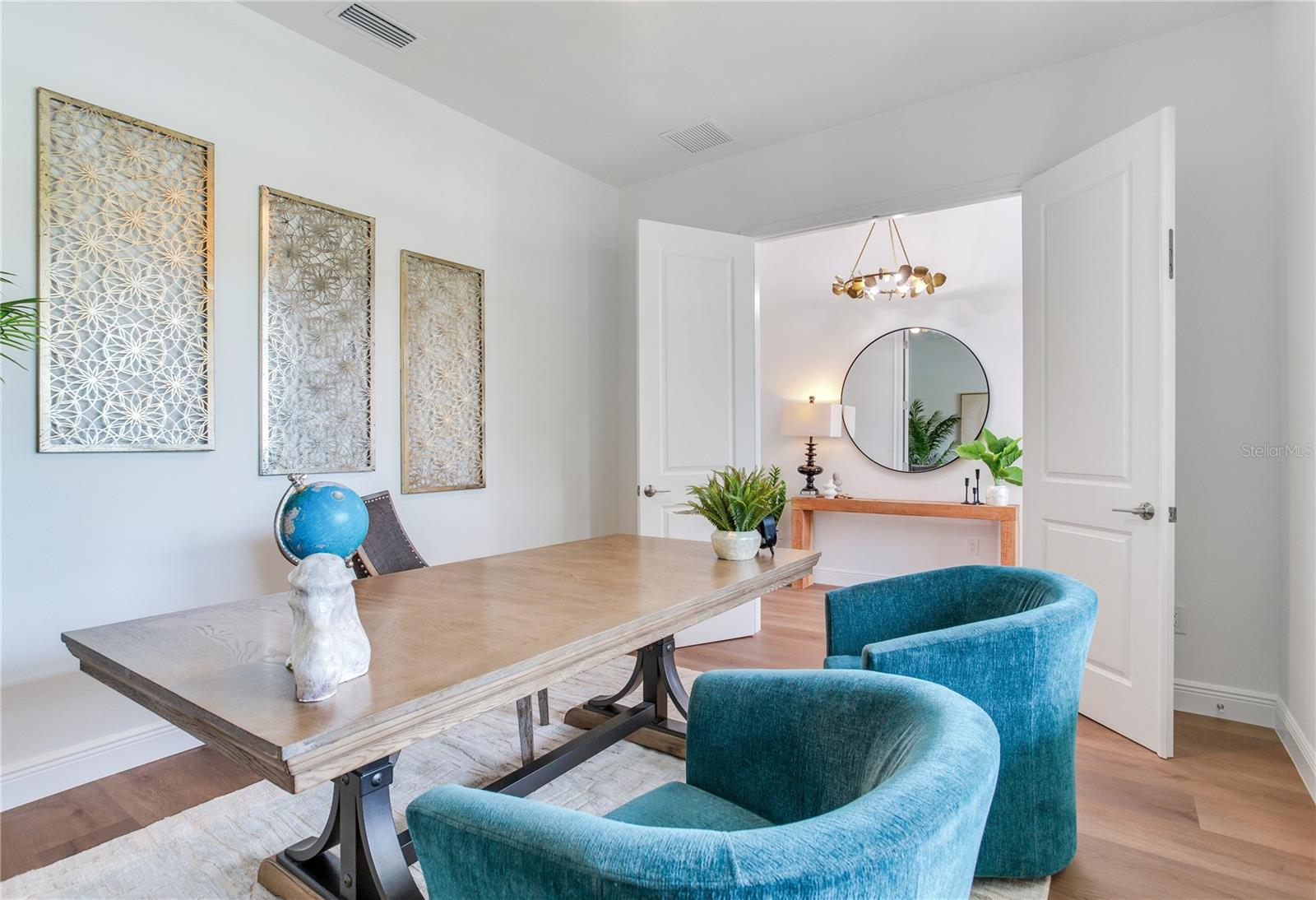 VETERAN CITY - Residential