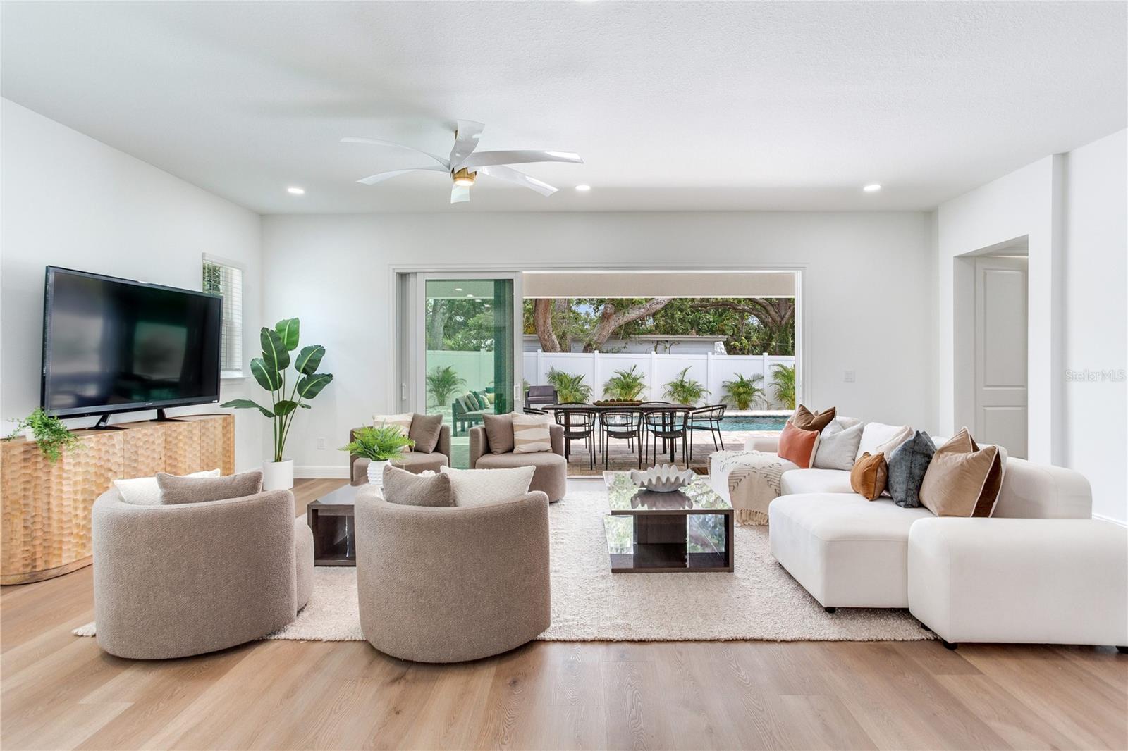 VETERAN CITY - Residential