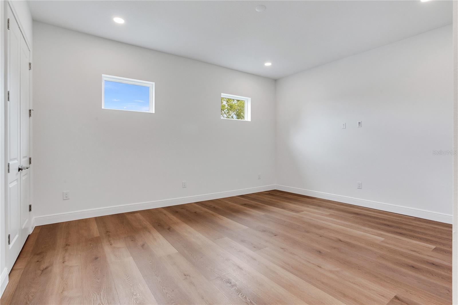 VETERAN CITY - Residential