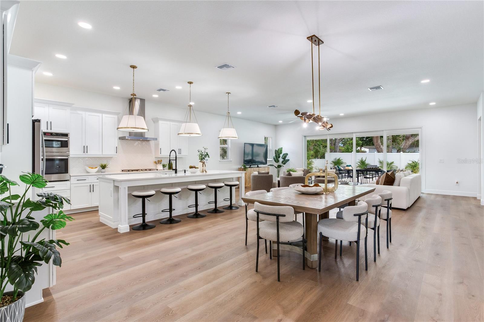 VETERAN CITY - Residential