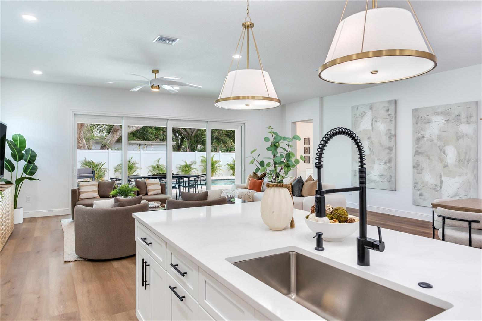 VETERAN CITY - Residential