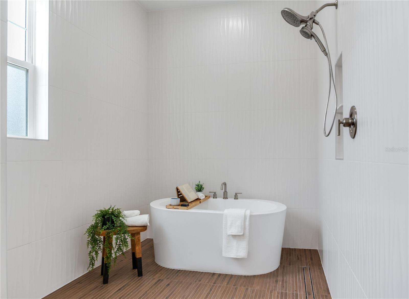 VETERAN CITY - Residential