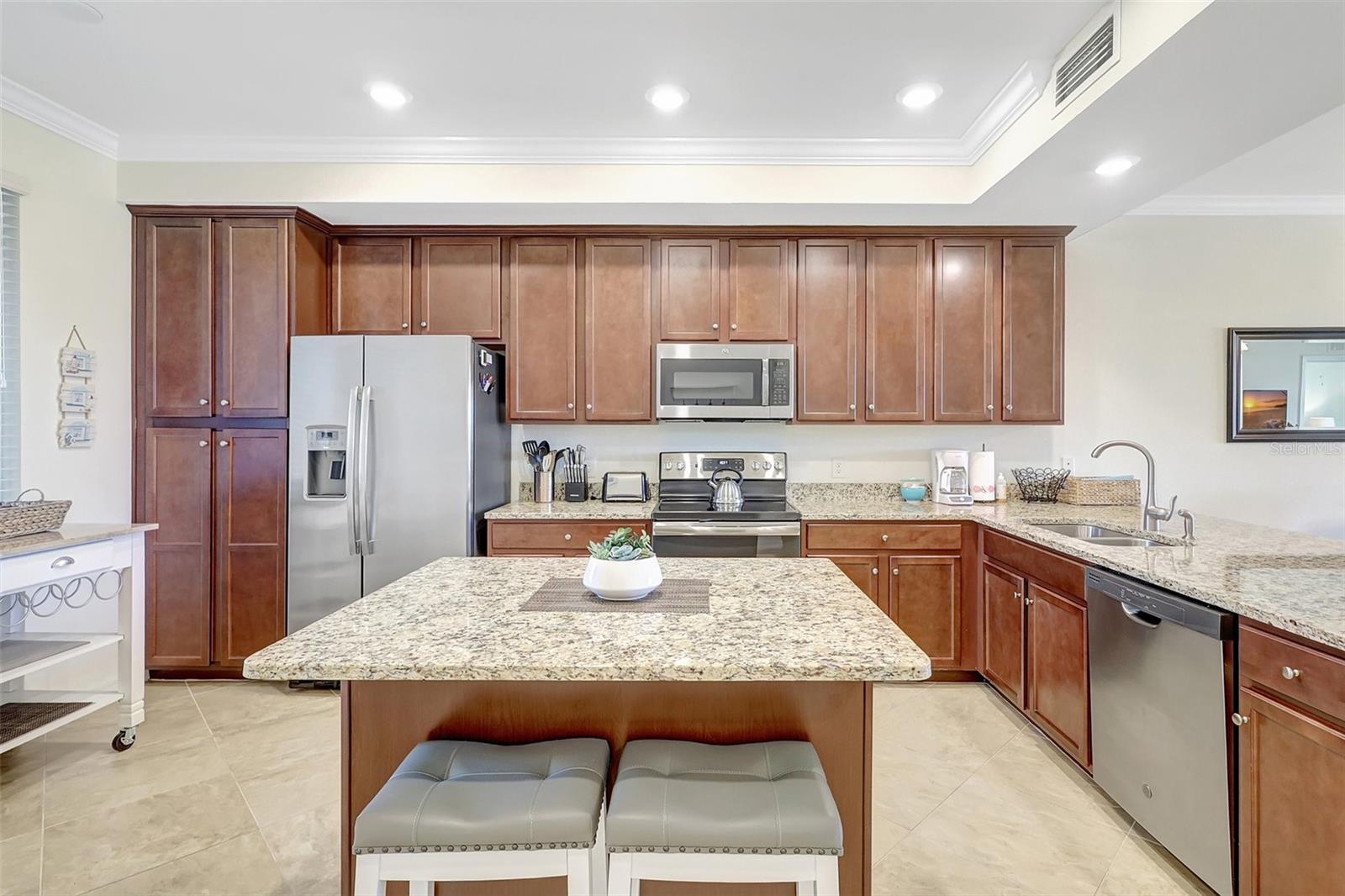 LAKEWOOD NATIONAL - Residential