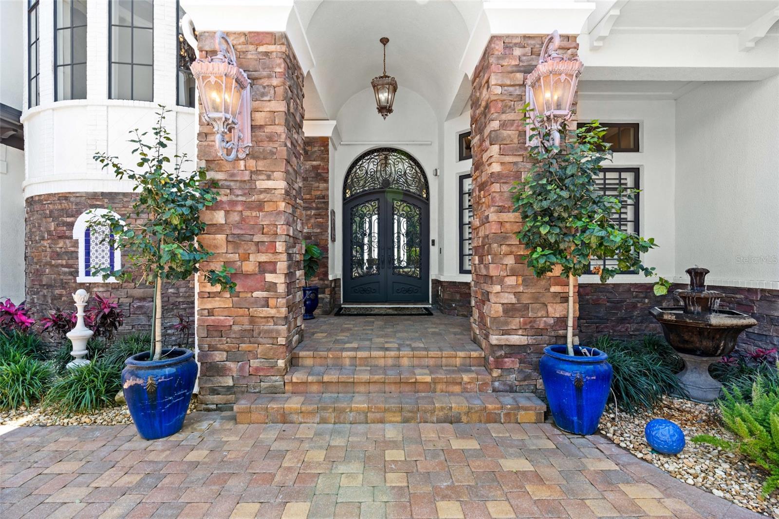 2107 4TH STREET COURT W