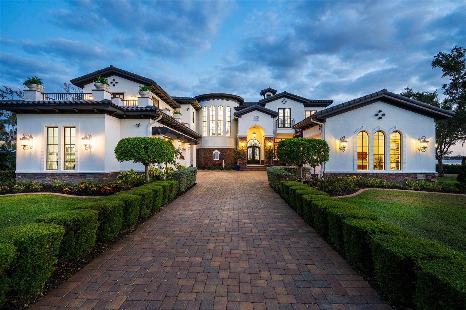 2107 4TH STREET COURT W