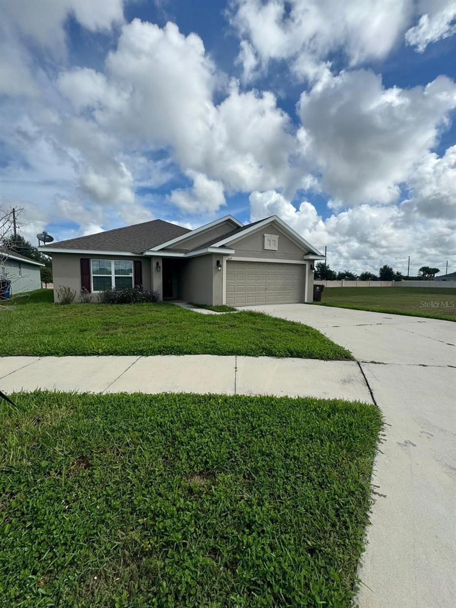 Photo of 257 Citrus Pointe Drive, Haines City, FL 33844 (MLS # S5157974)