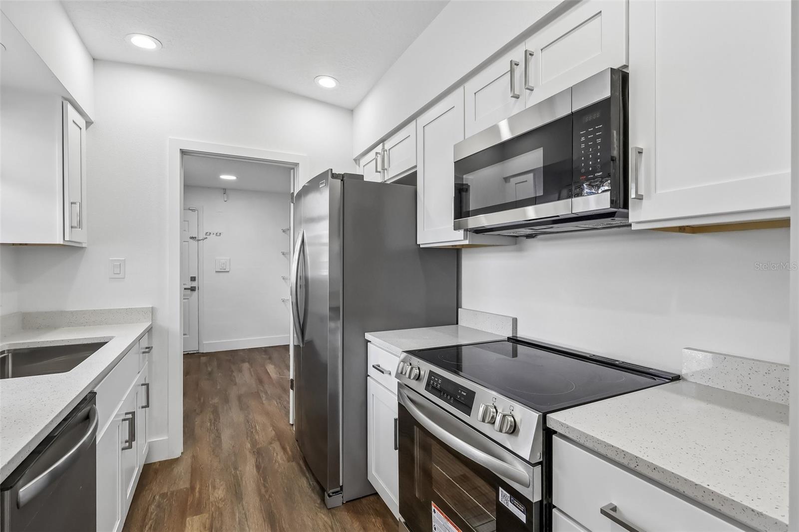 MONROE MANOR - Residential