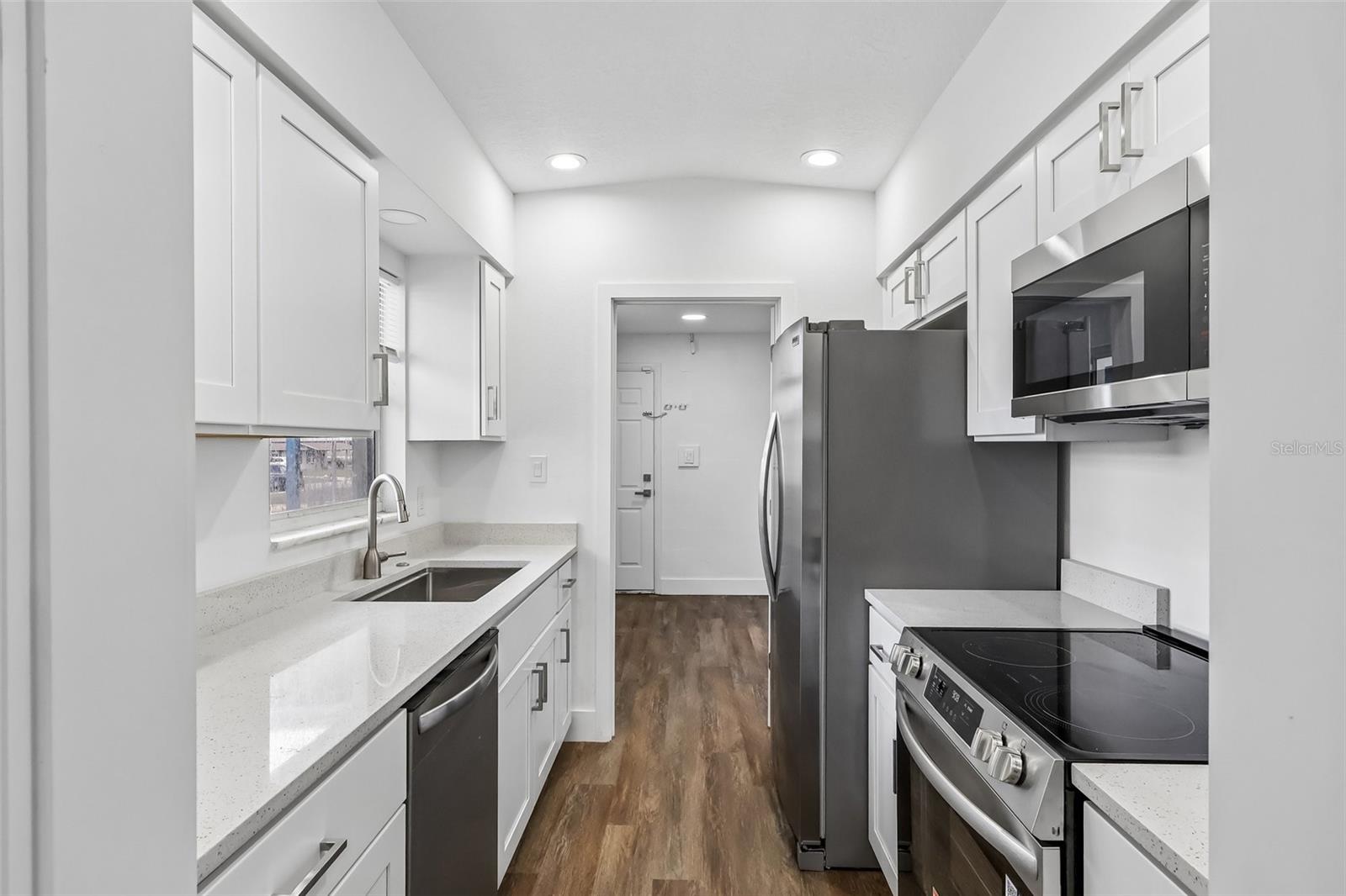 MONROE MANOR - Residential