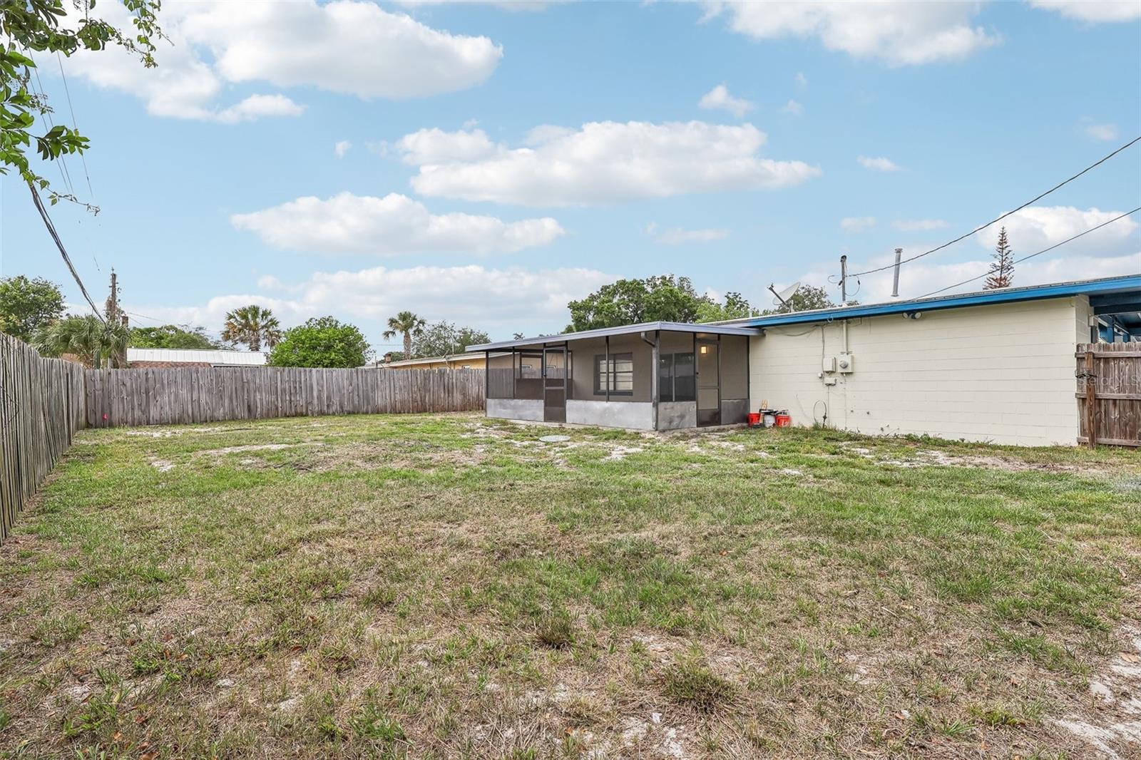 MONROE MANOR - Residential