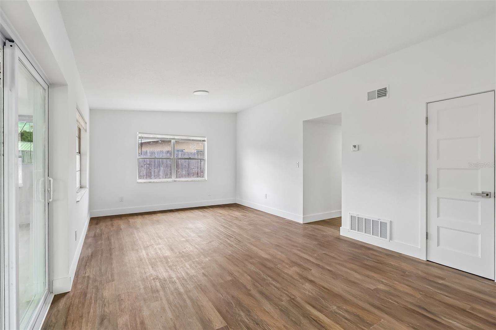 MONROE MANOR - Residential