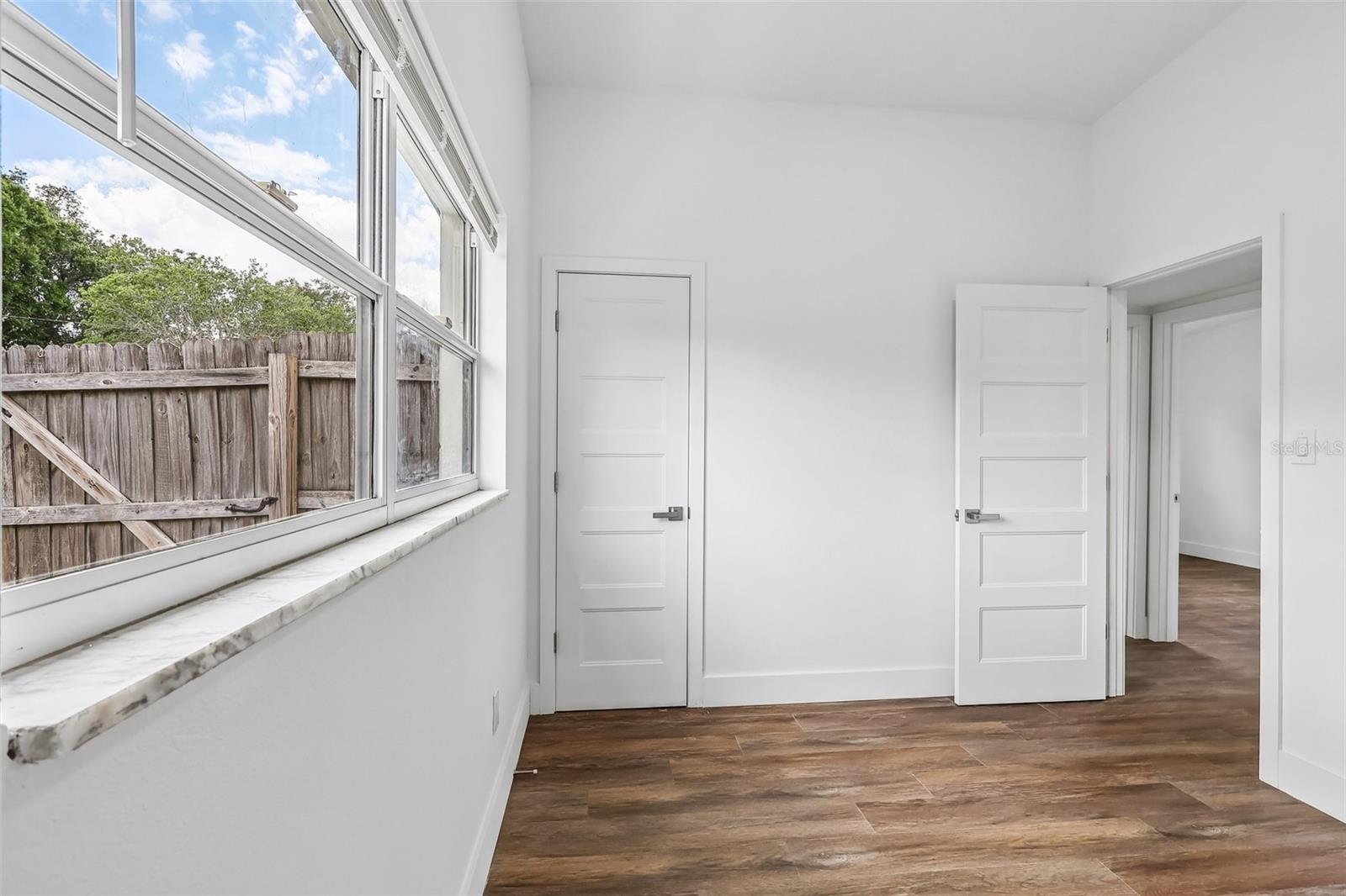 MONROE MANOR - Residential