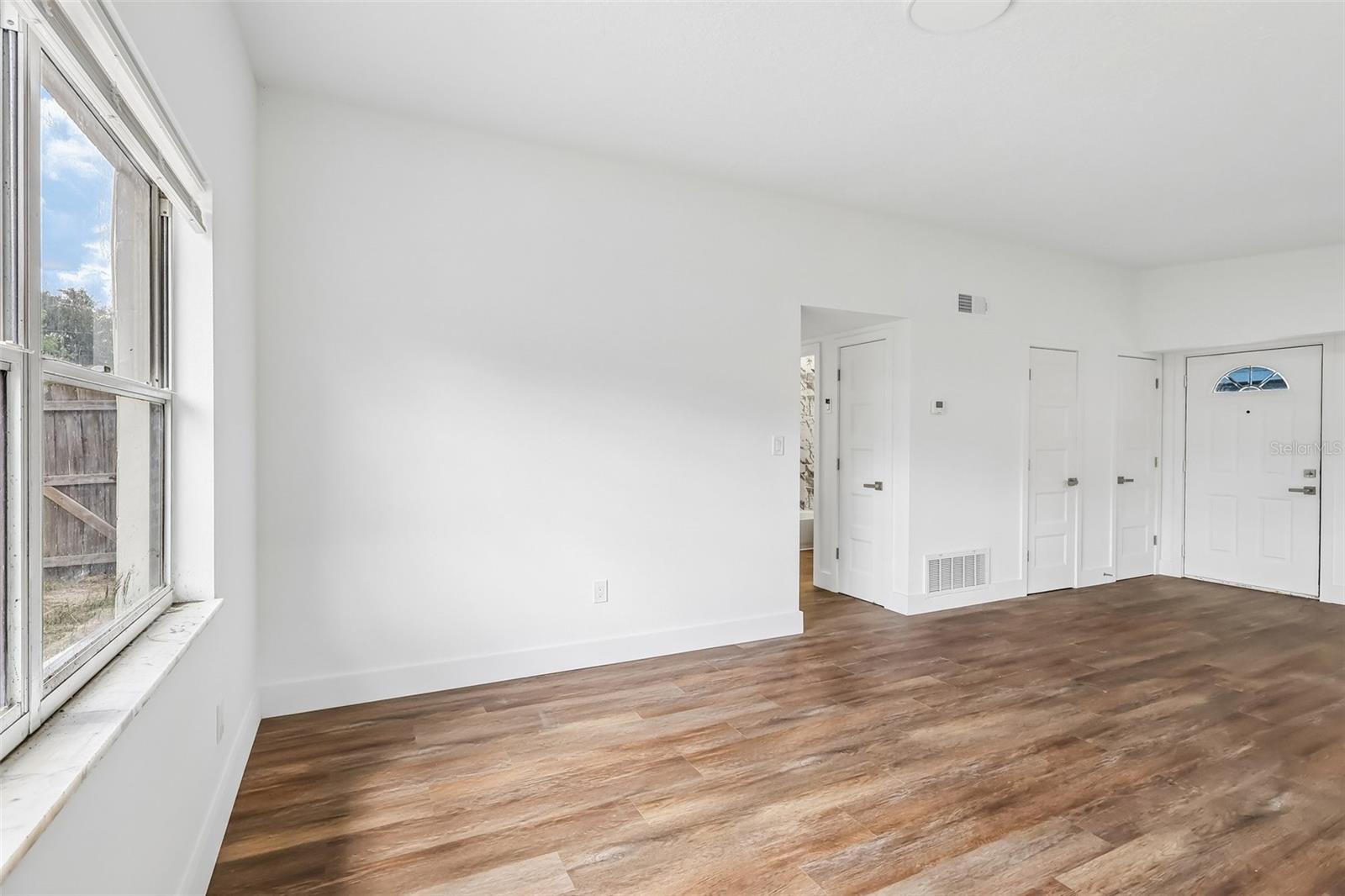 MONROE MANOR - Residential