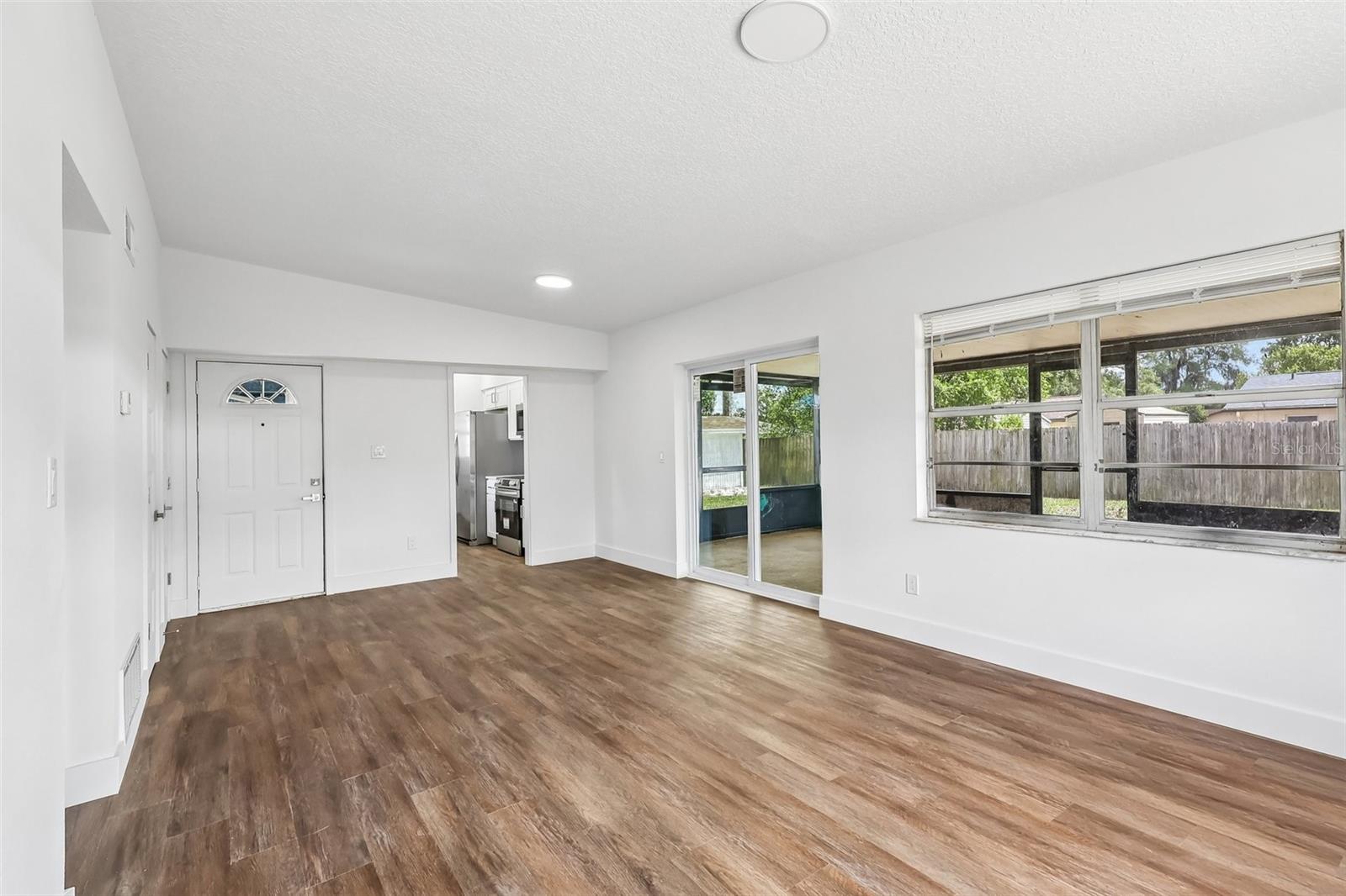 MONROE MANOR - Residential