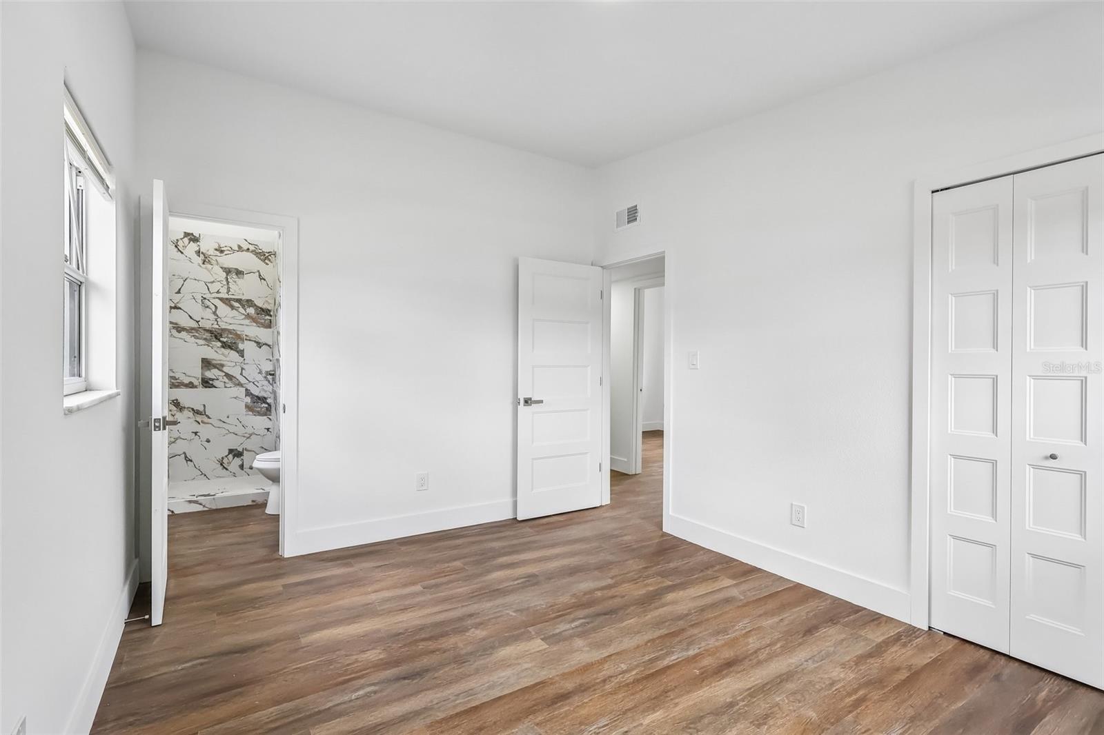 MONROE MANOR - Residential