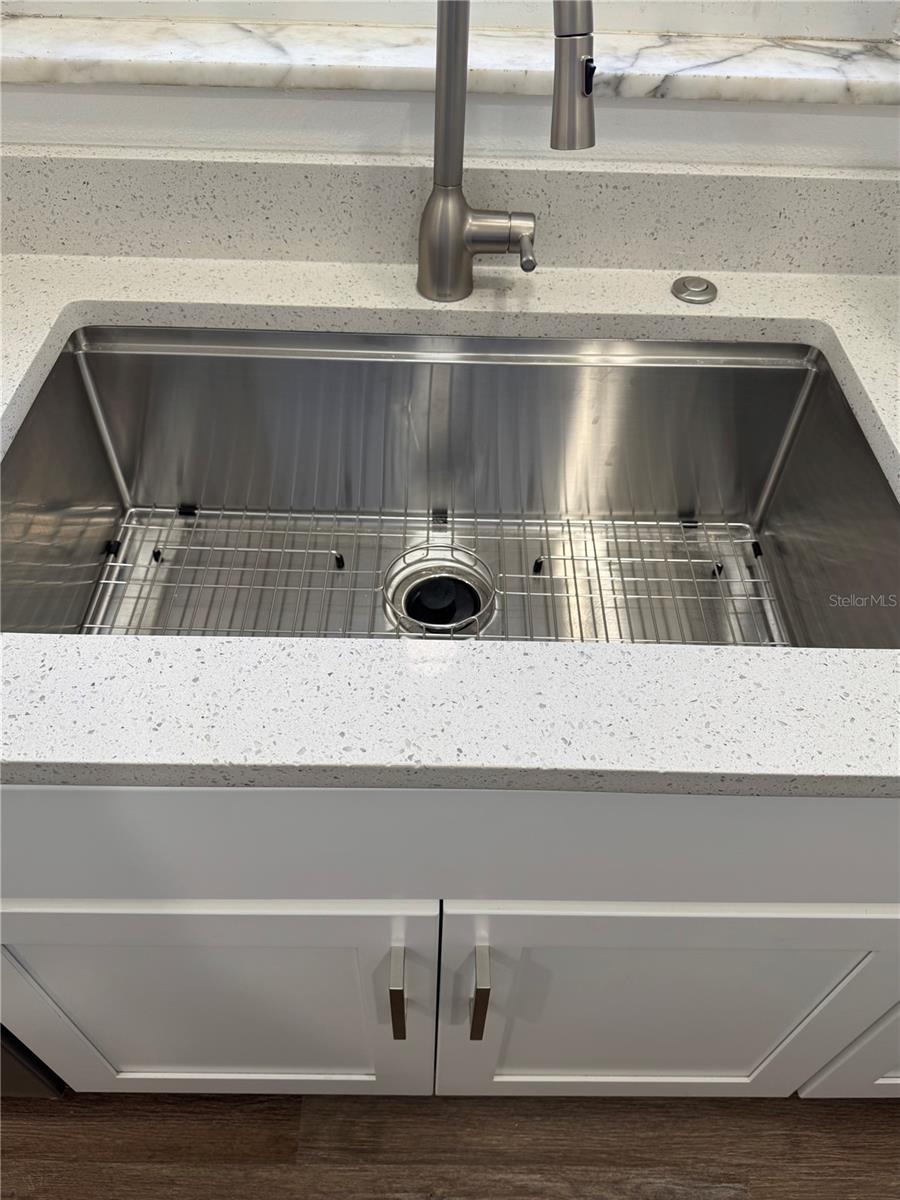 MONROE MANOR - Residential