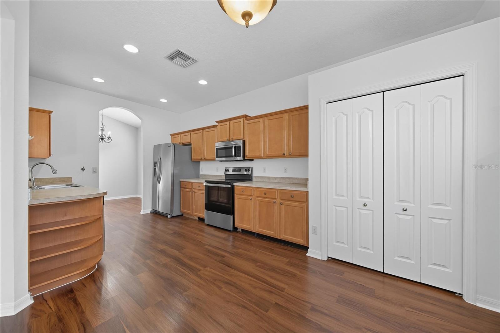 PARKWAY CENTER SINGLE FAMILY P - Residential Lease