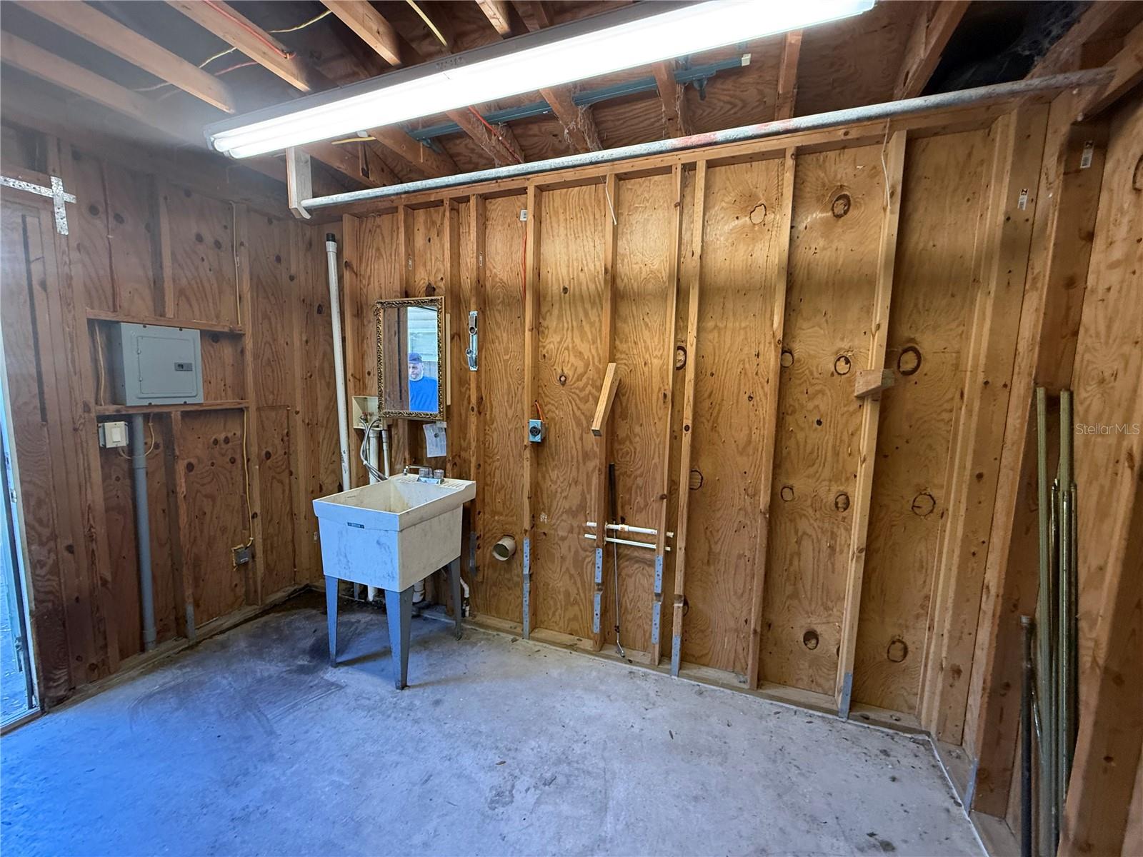 SILVER SPRING ACRES - Residential