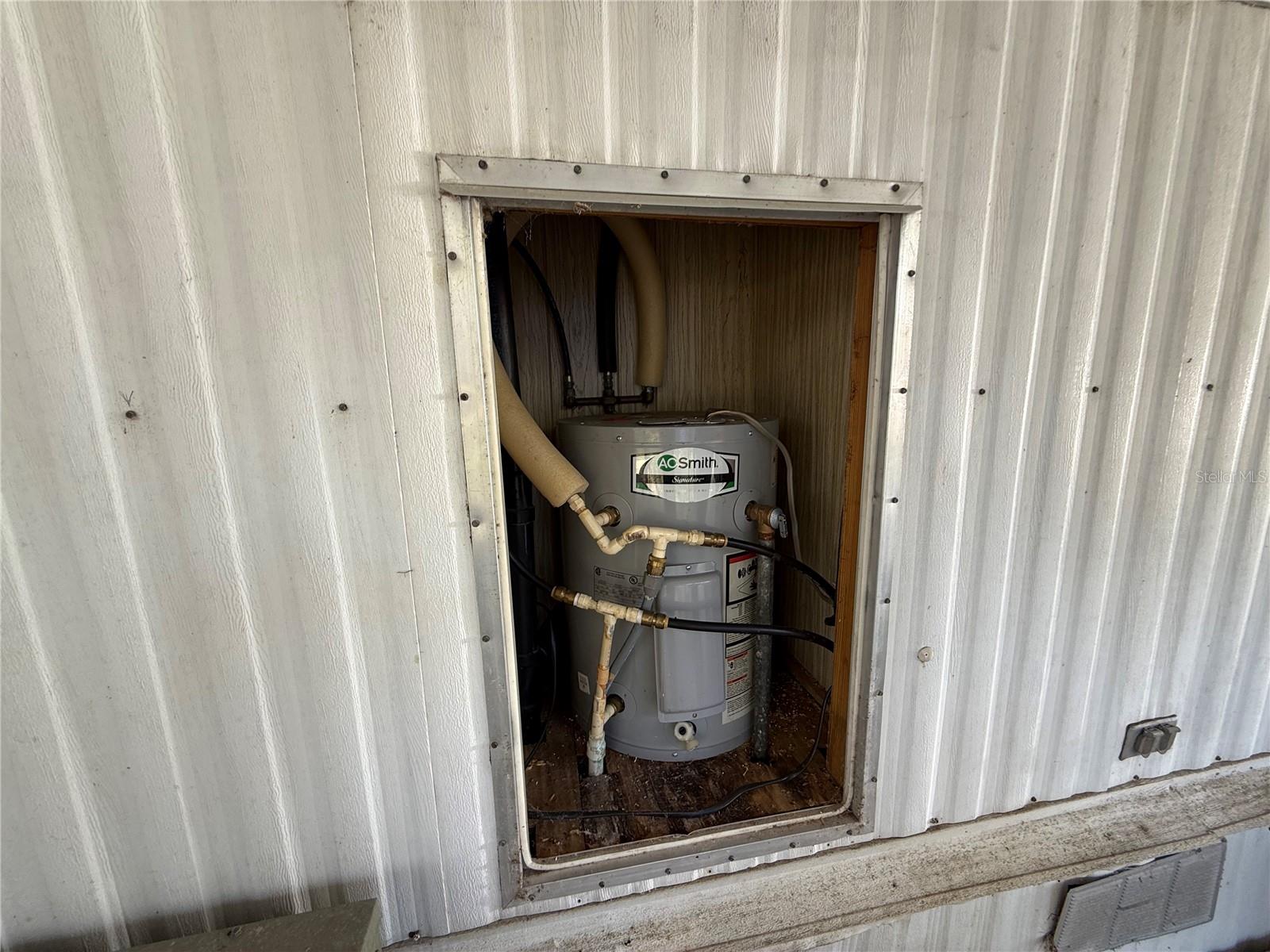 SILVER SPRING ACRES - Residential