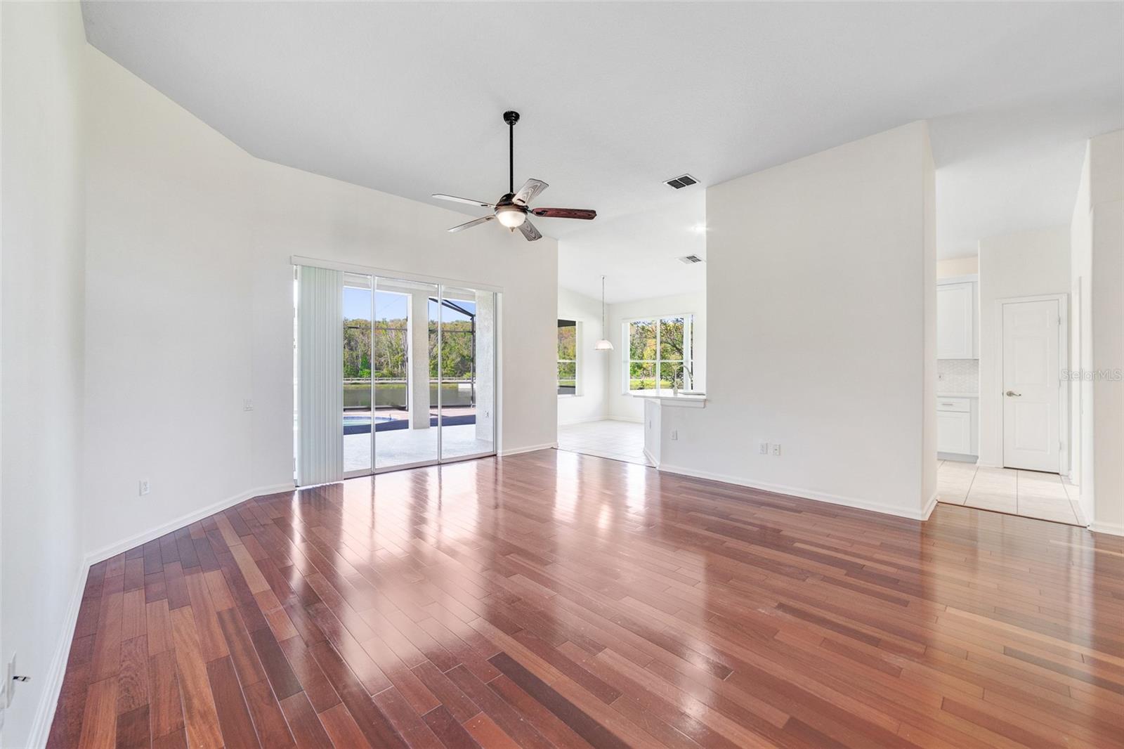 PARKSIDE ESTATES - Residential