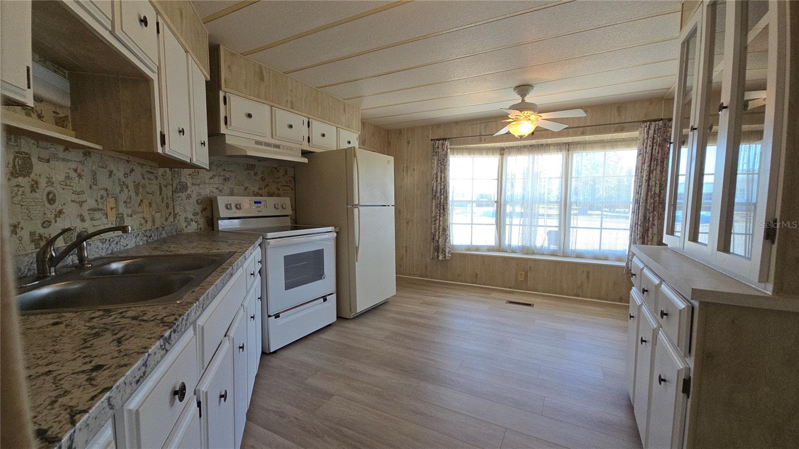 HIGH POINT MH SUB - Residential Lease