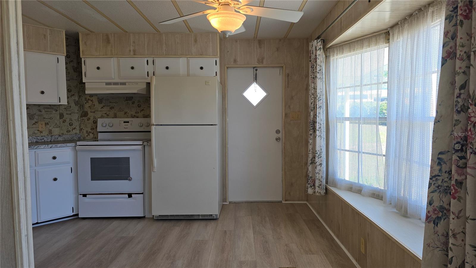 HIGH POINT MH SUB - Residential Lease