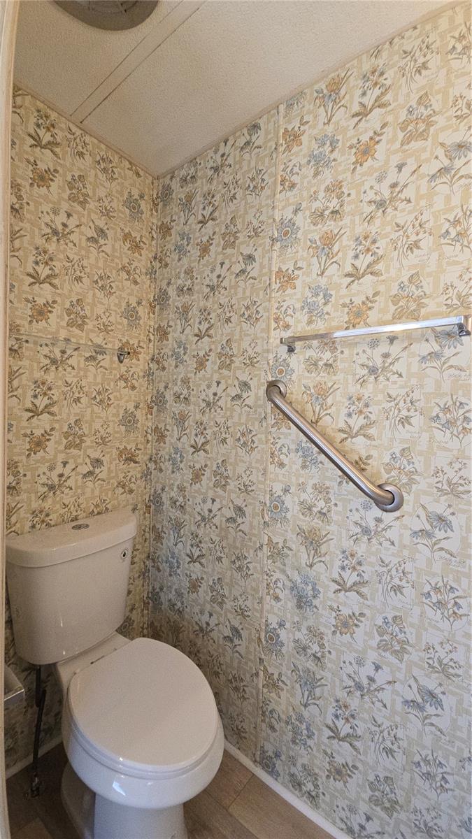 HIGH POINT MH SUB - Residential Lease