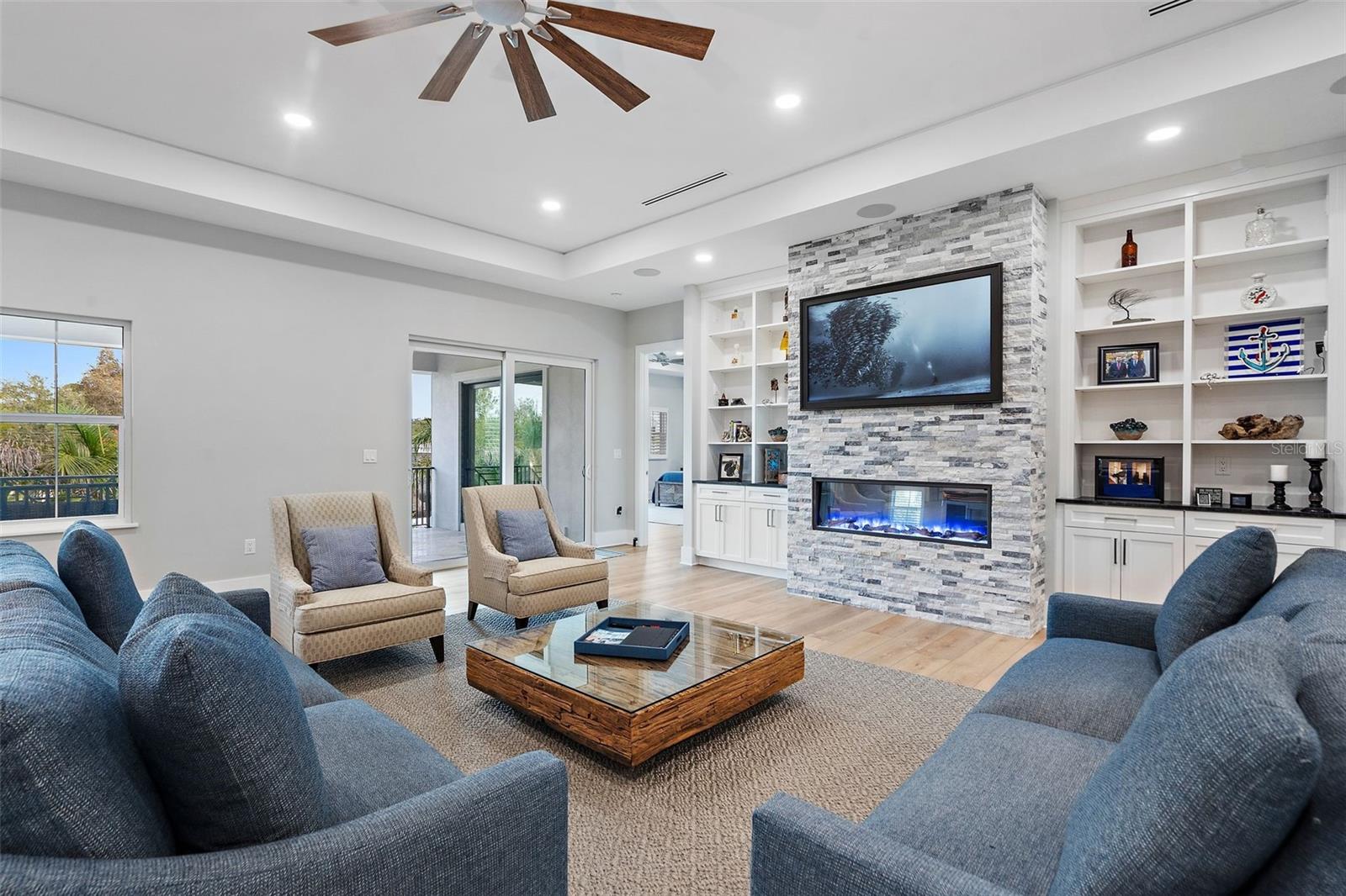 SNELL SHORES - Residential