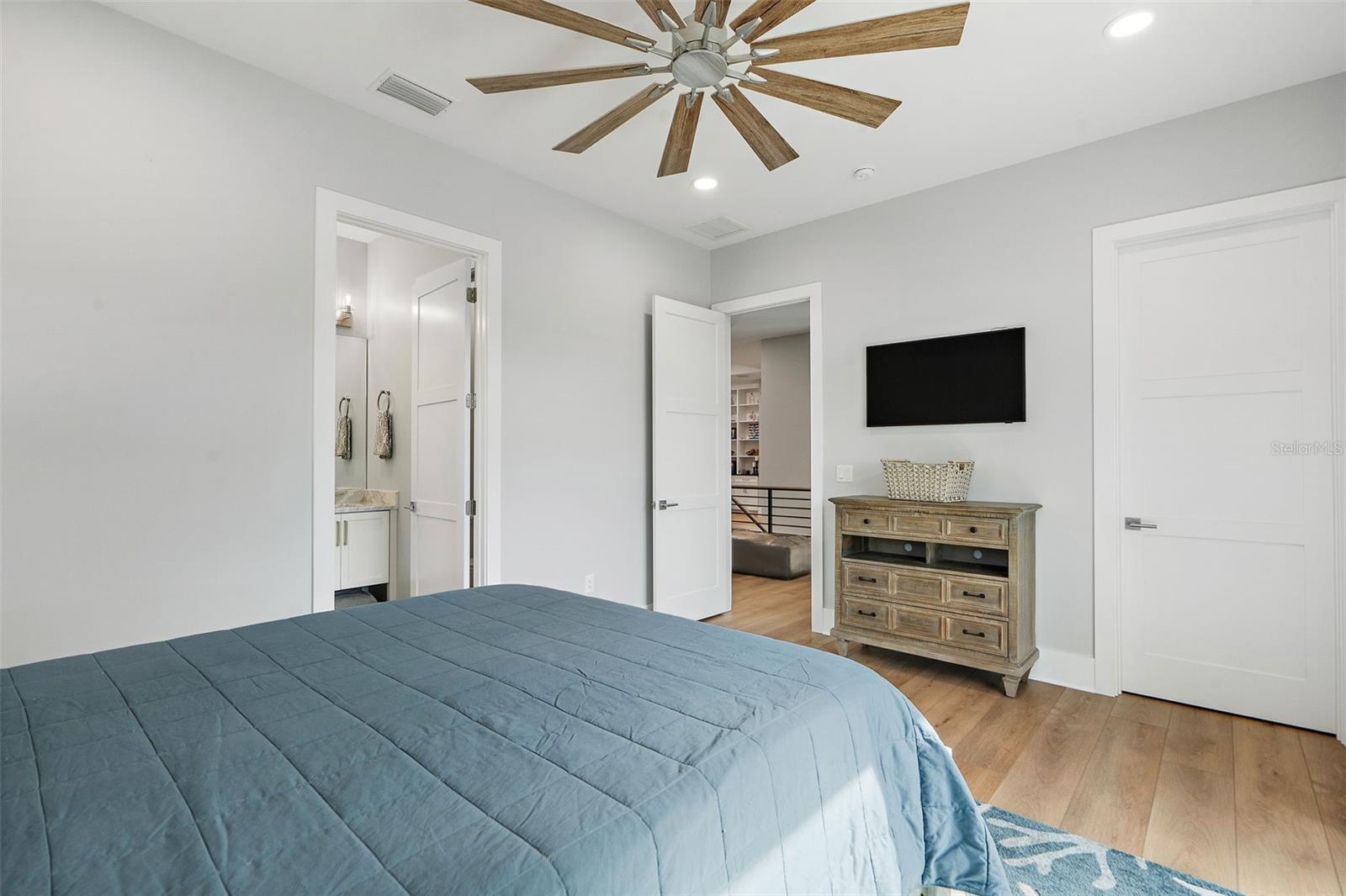 SNELL SHORES - Residential