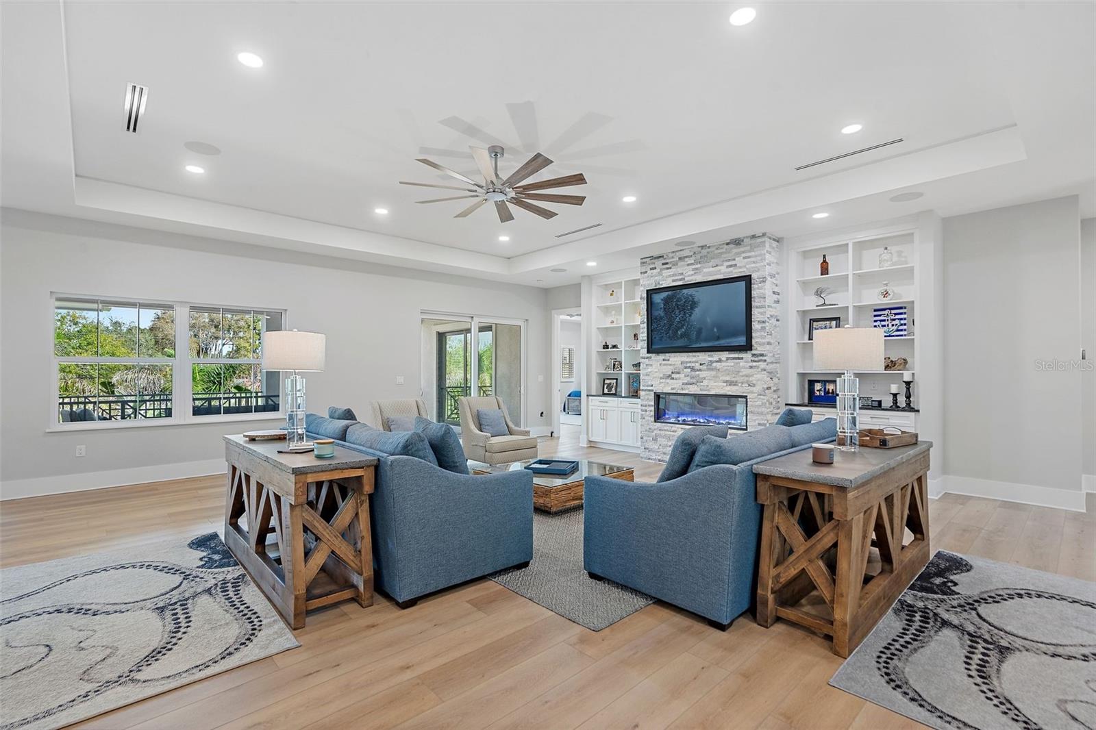 SNELL SHORES - Residential