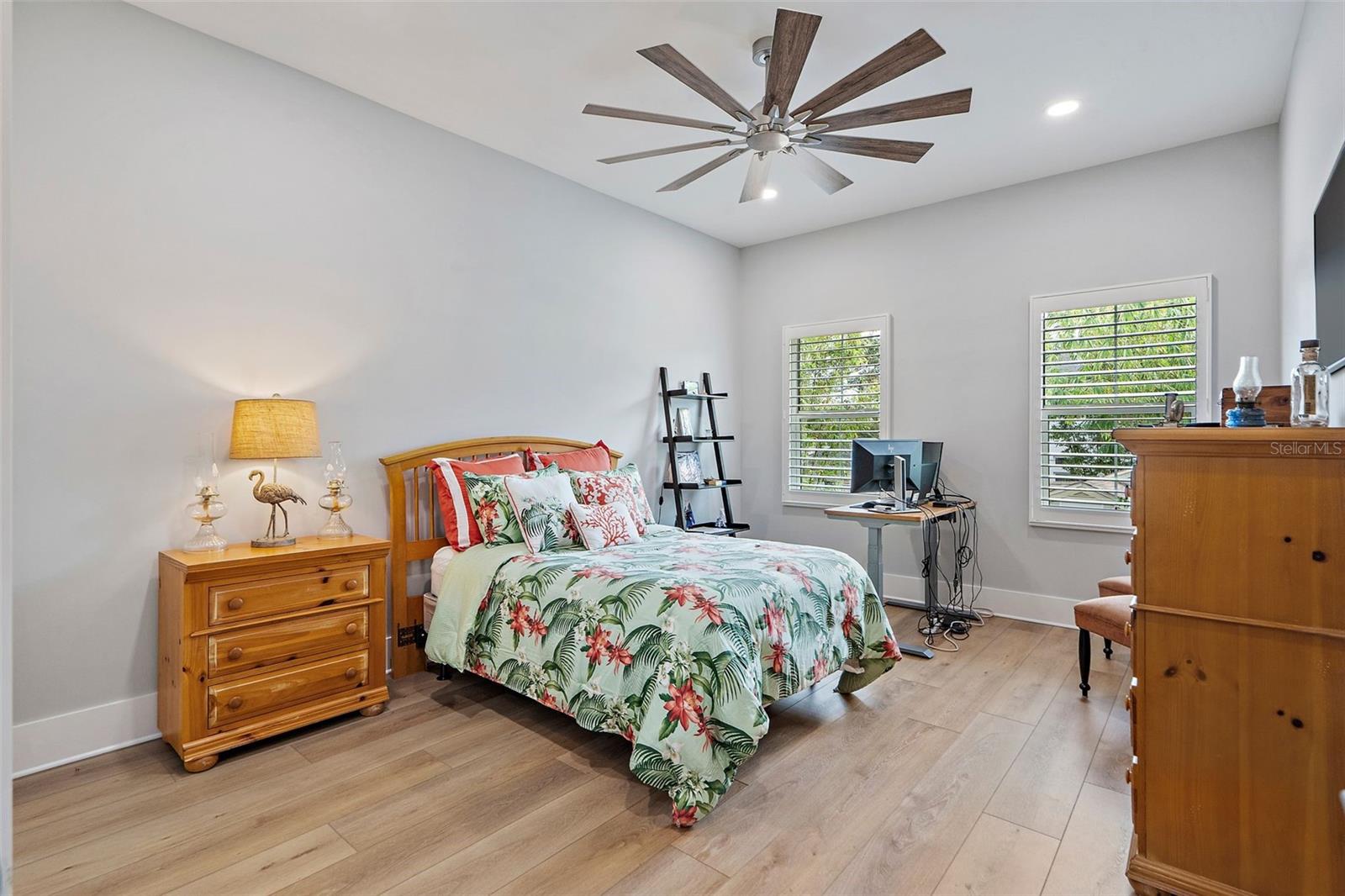 SNELL SHORES - Residential