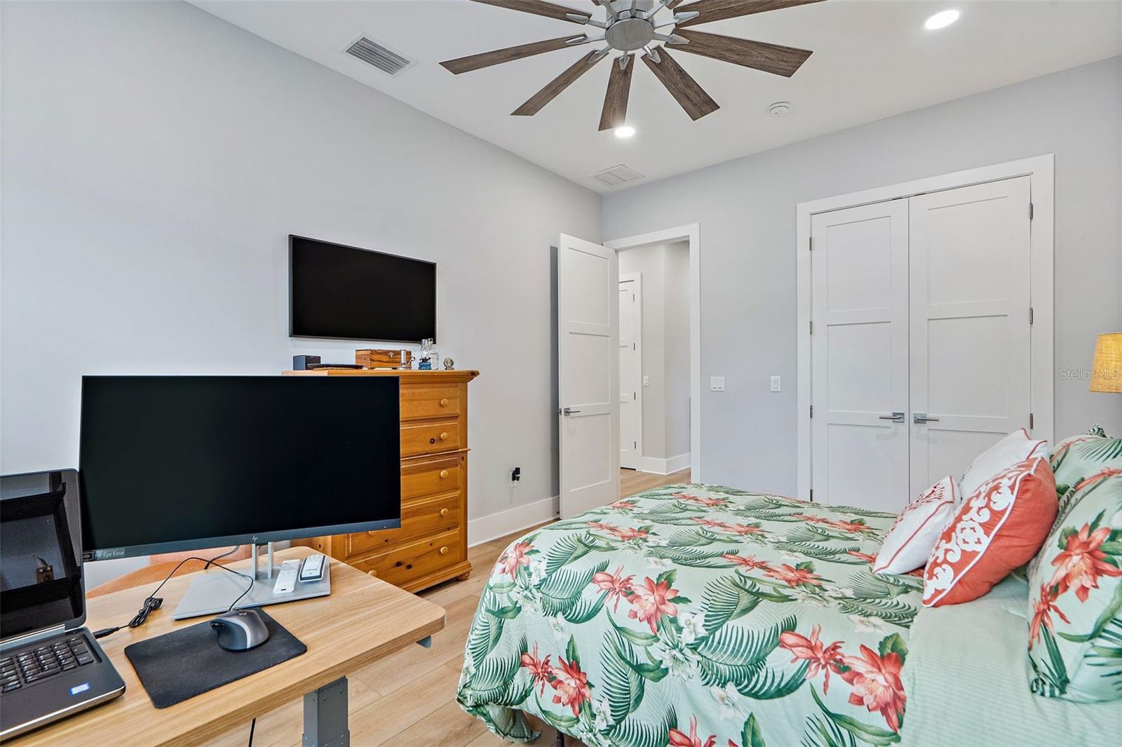 SNELL SHORES - Residential