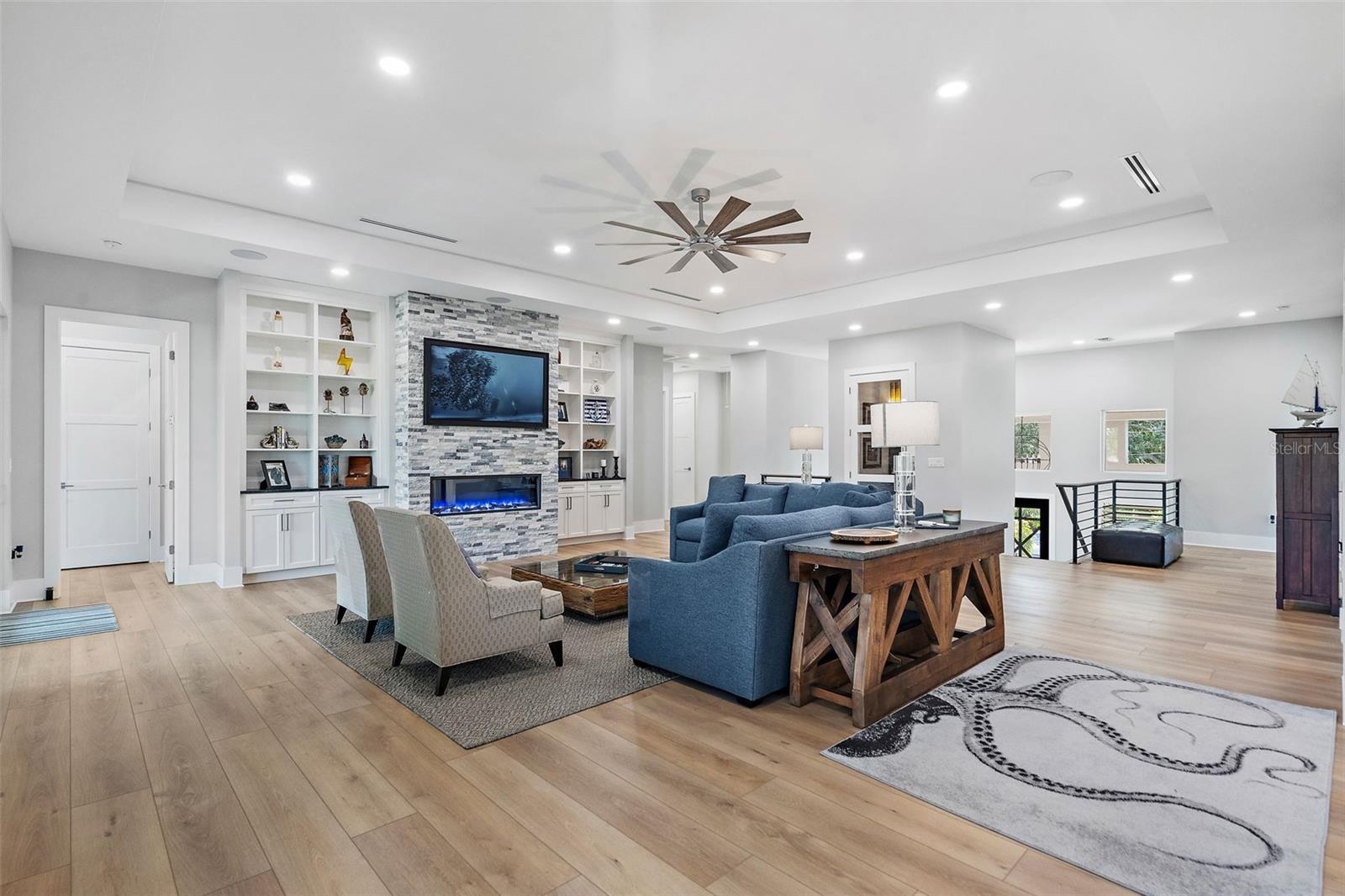 SNELL SHORES - Residential