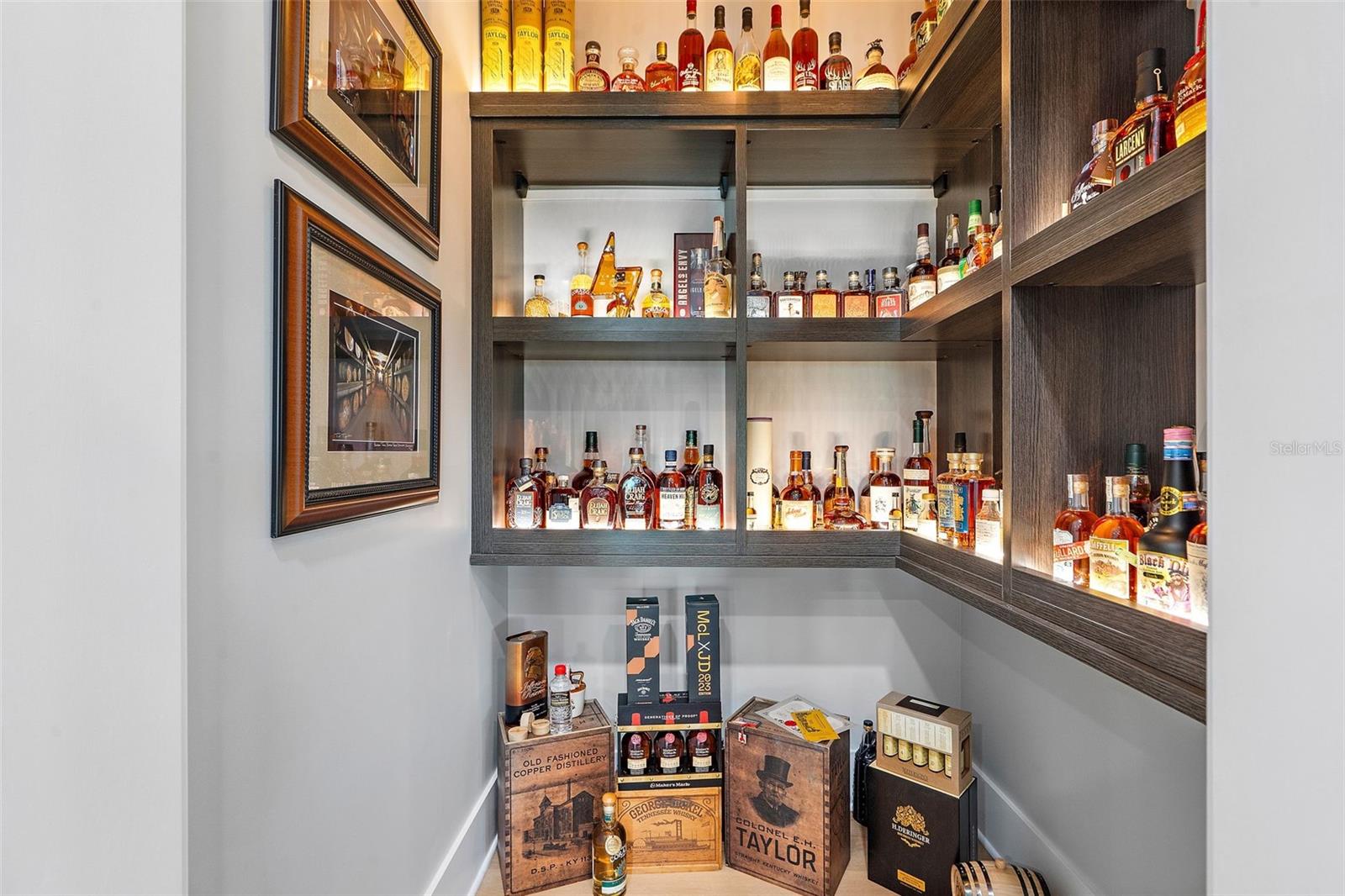 SNELL SHORES - Residential