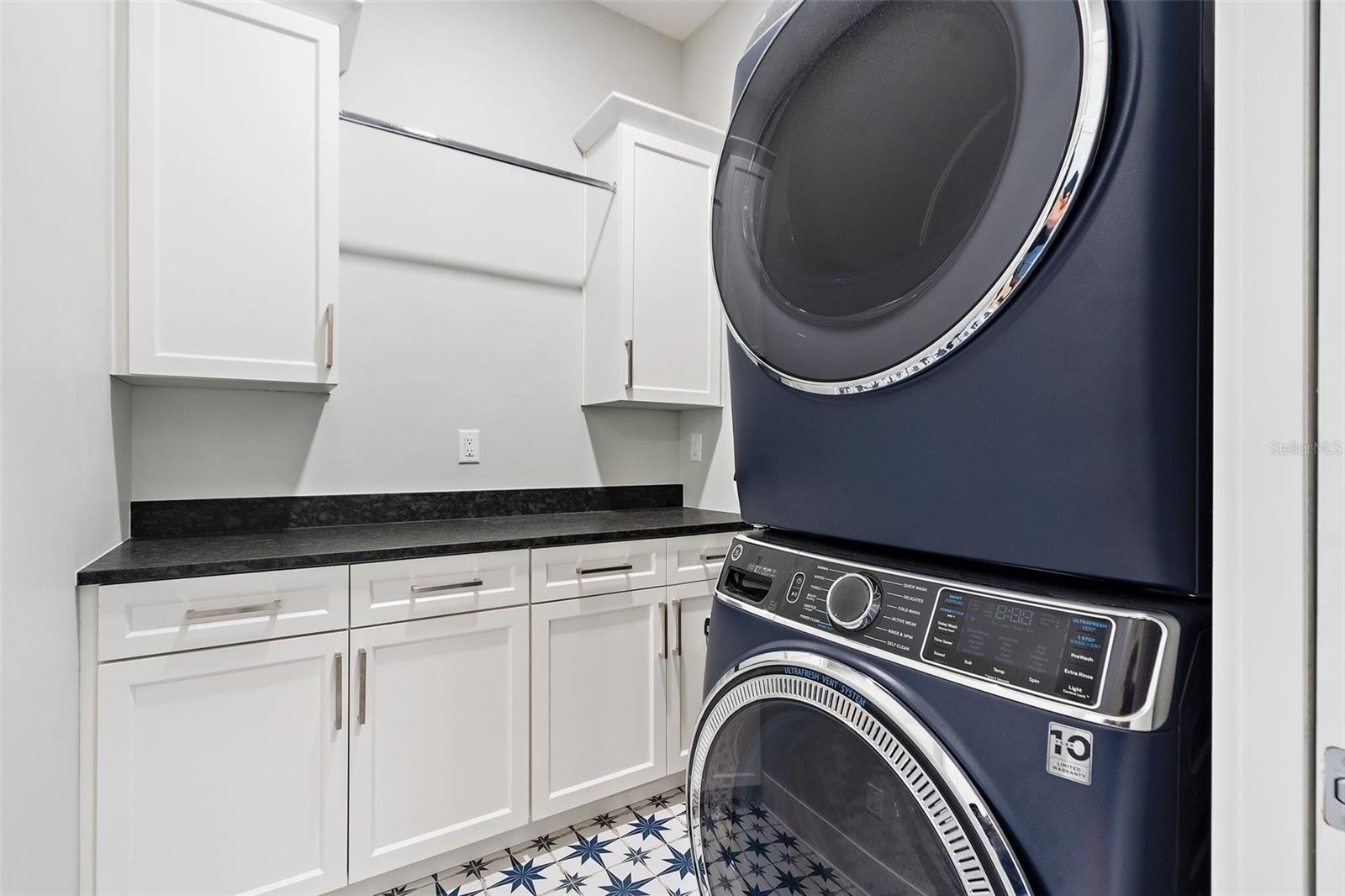 SNELL SHORES - Residential