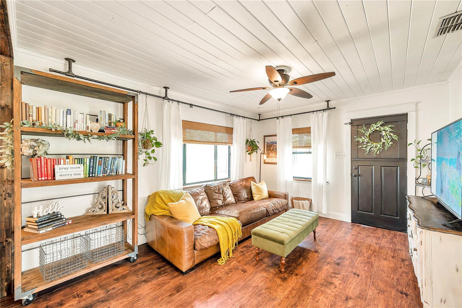 MASARYKTOWN - Residential Lease