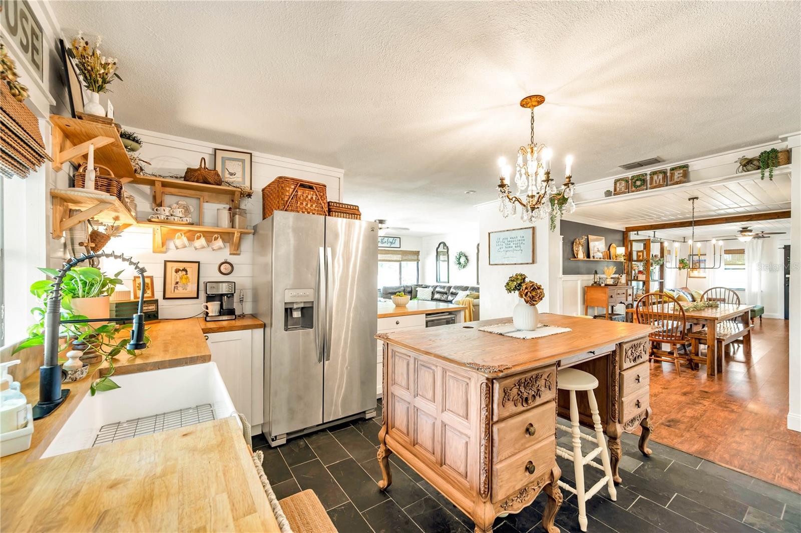 MASARYKTOWN - Residential Lease