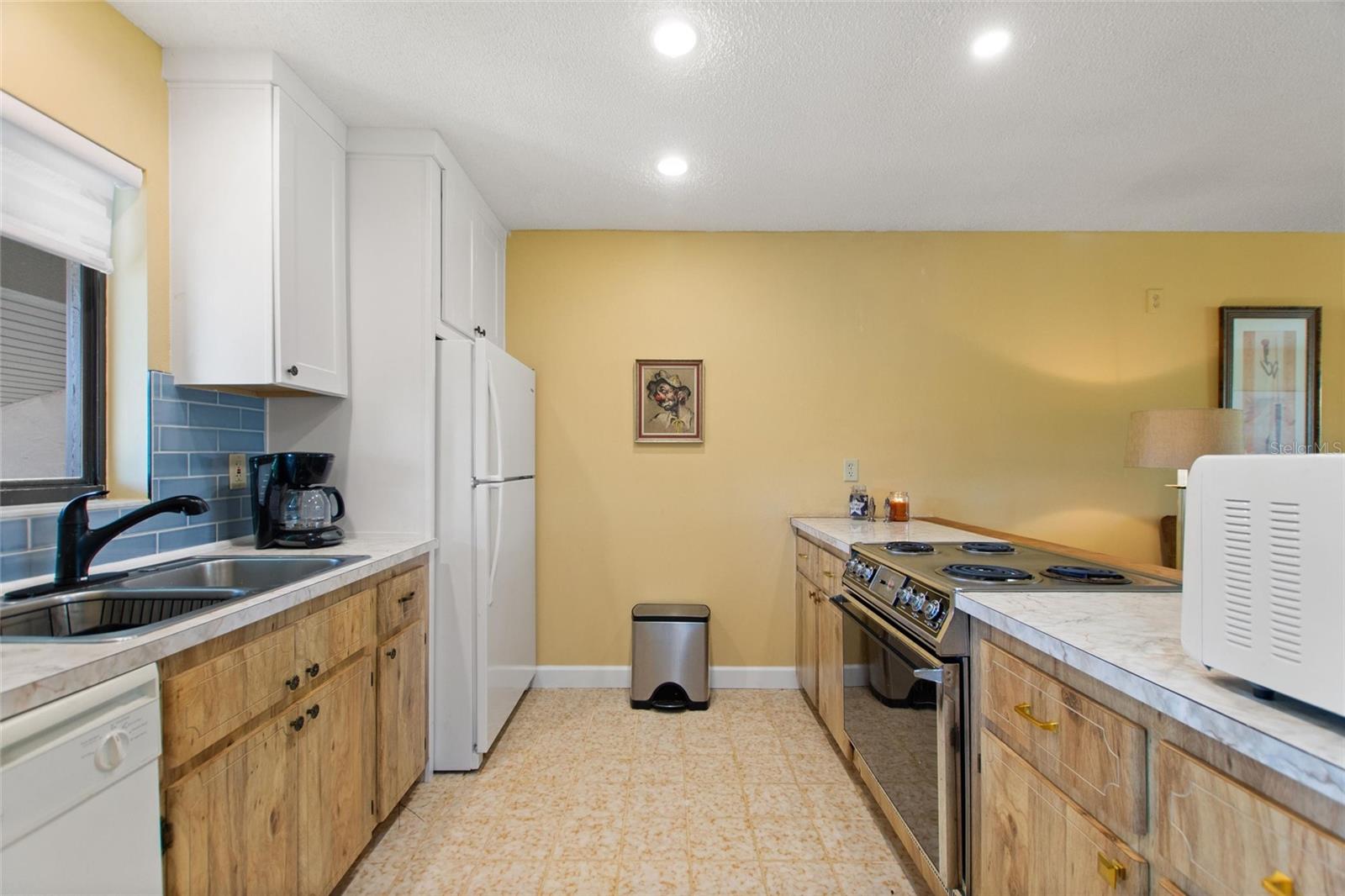 GOLF VILLAGE CONDO - Residential