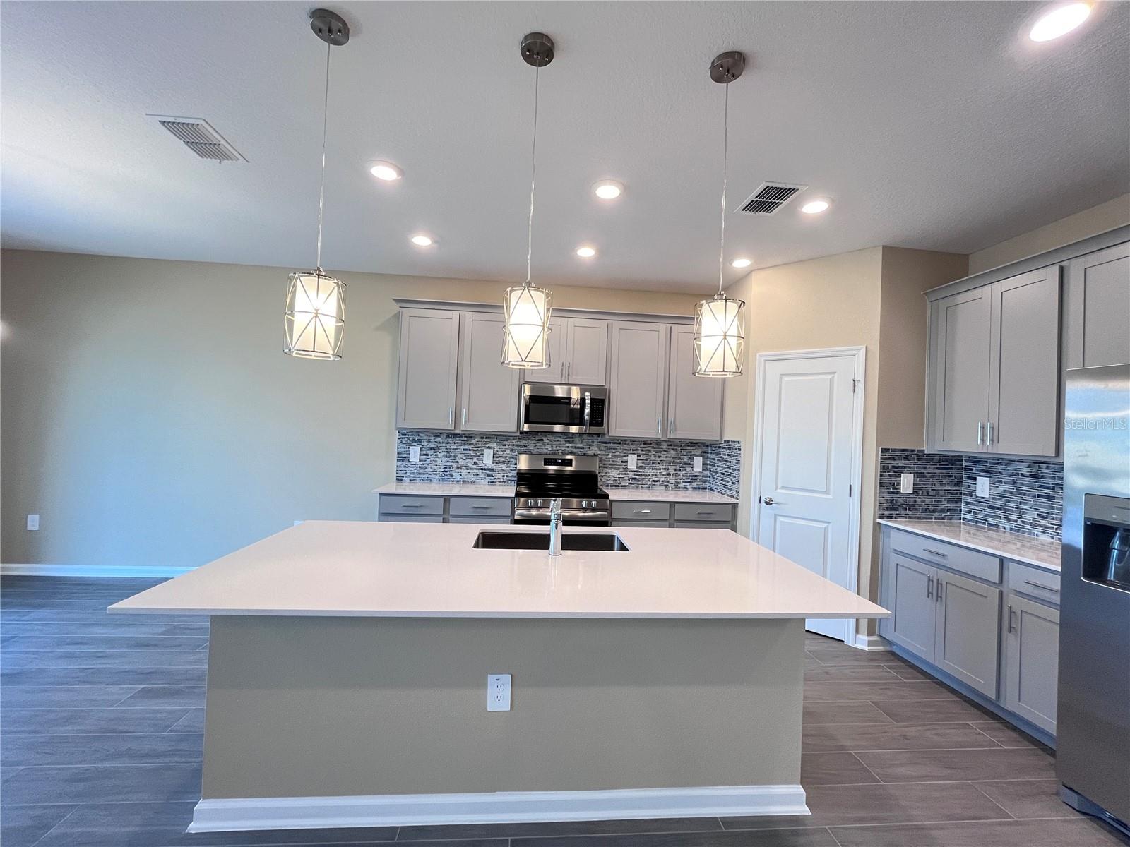 WELLNESS RDG PH 1-A - Residential Lease