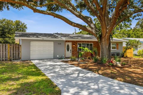 528 MANOR DRIVE DUNEDIN FL 34698