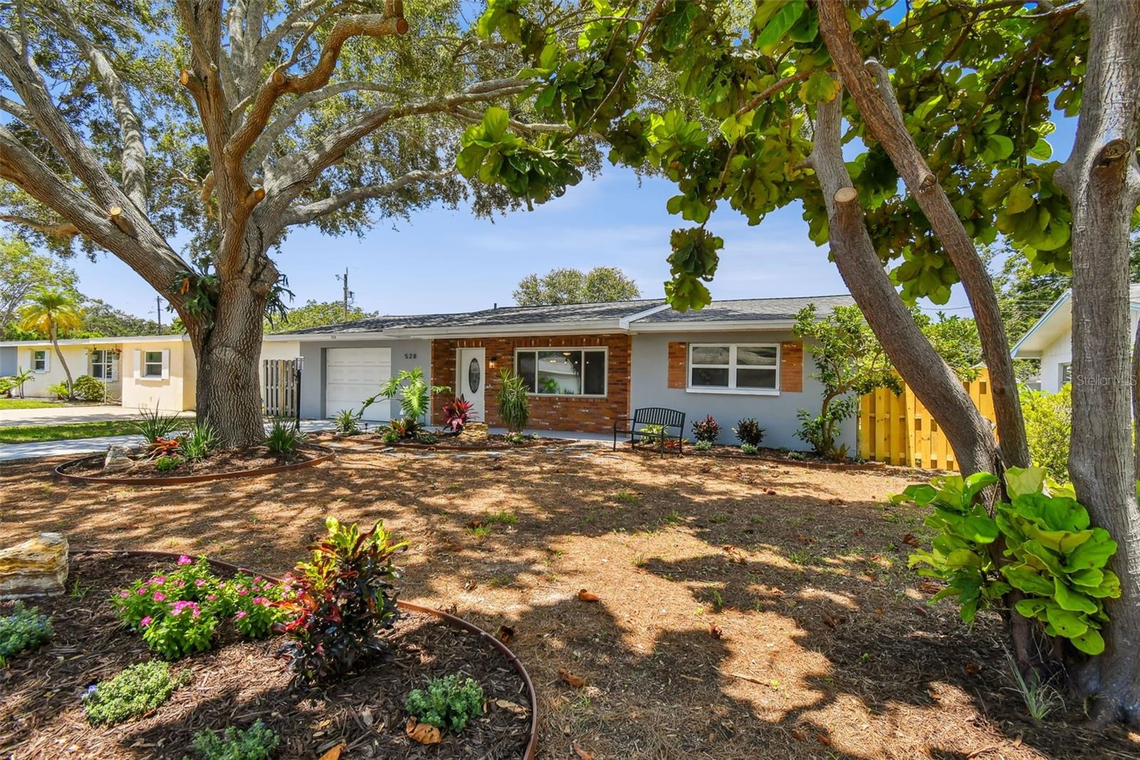 528 MANOR DRIVE