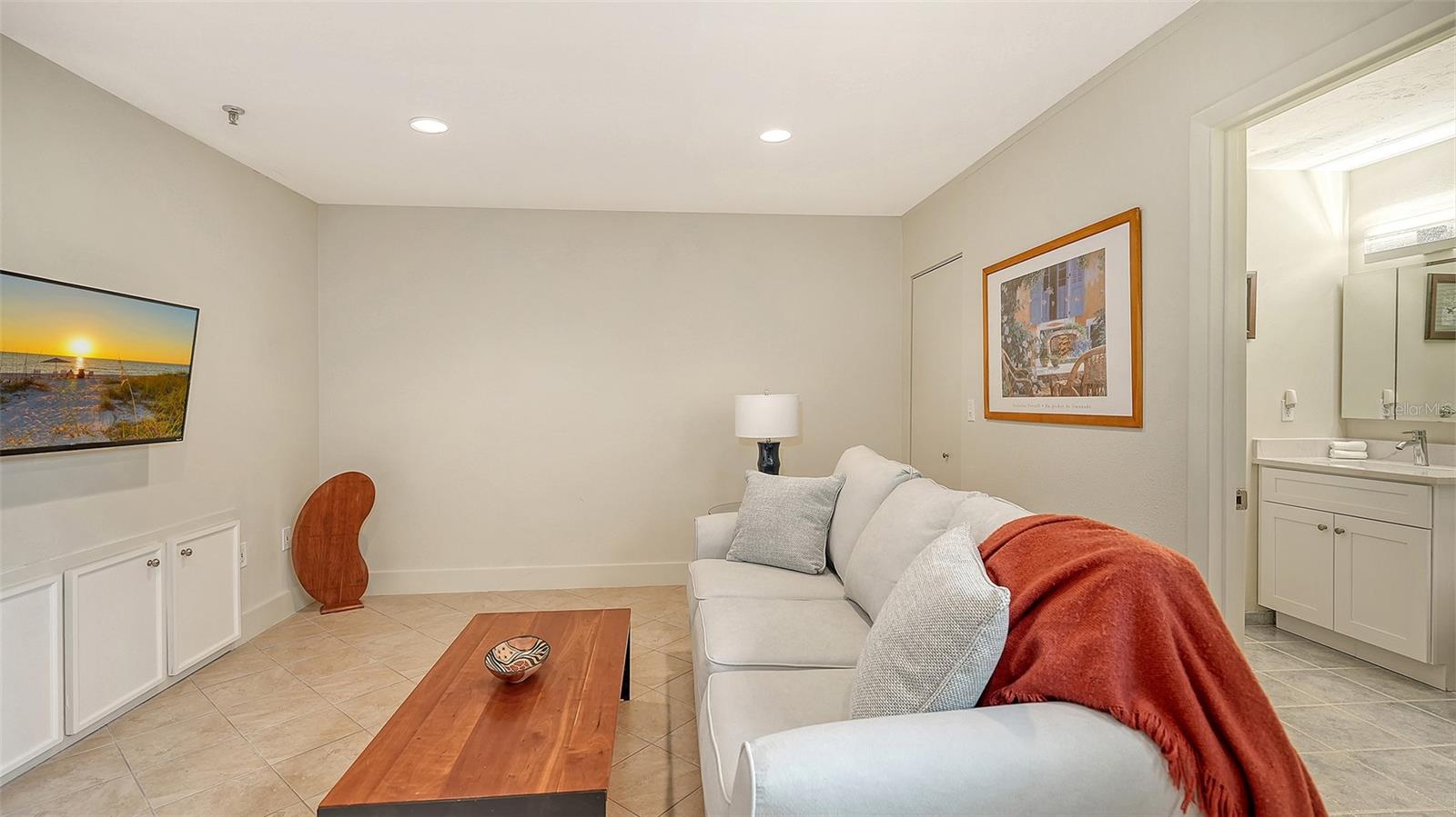 FAIRWAY BAY - Residential