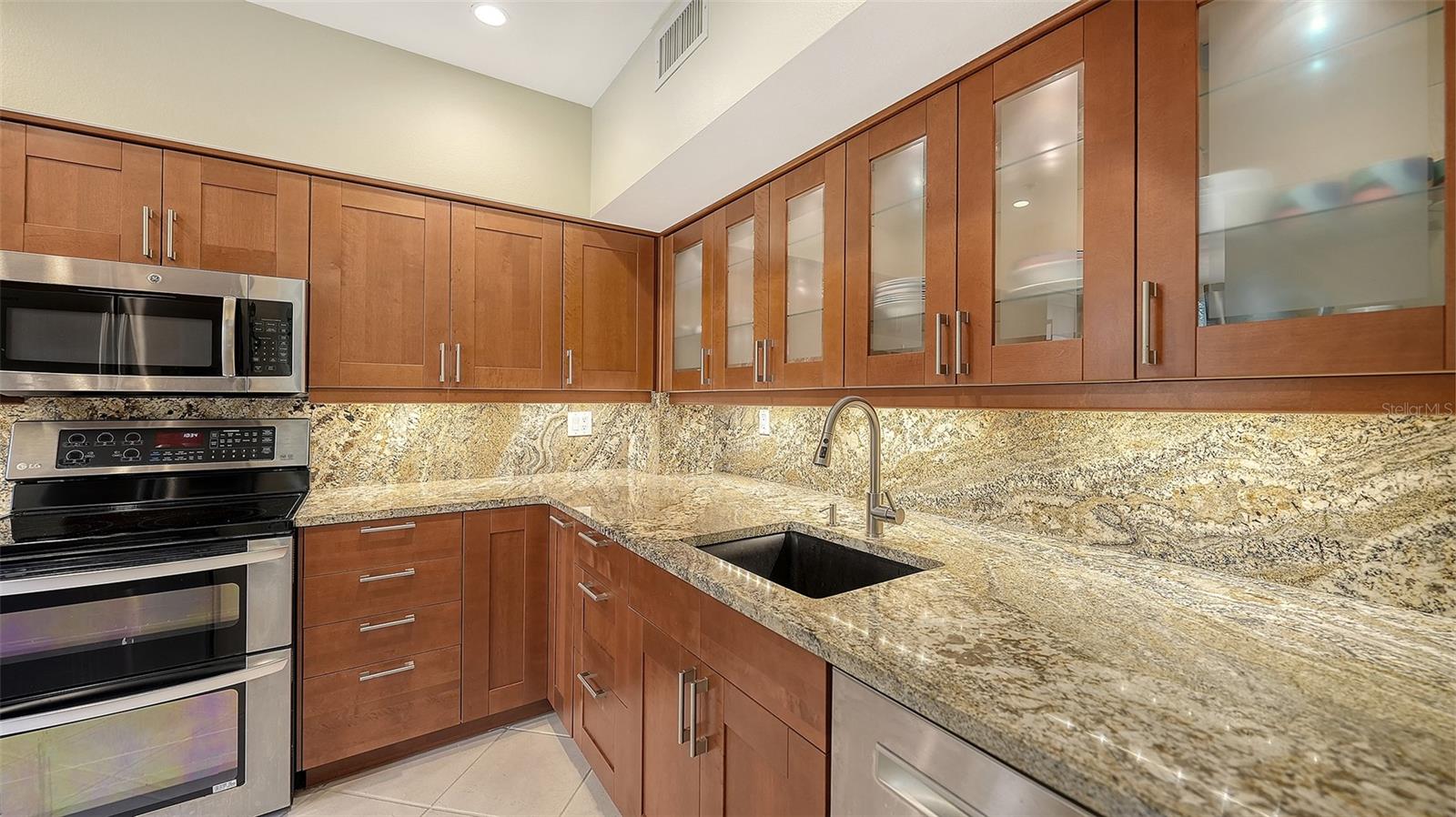 FAIRWAY BAY - Residential