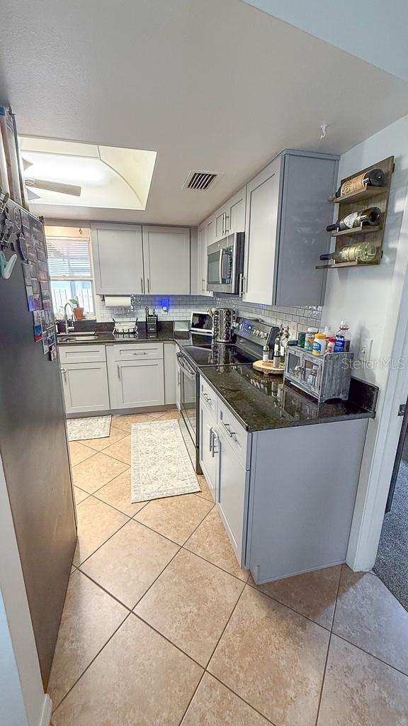 ALOHA GARDENS - Residential